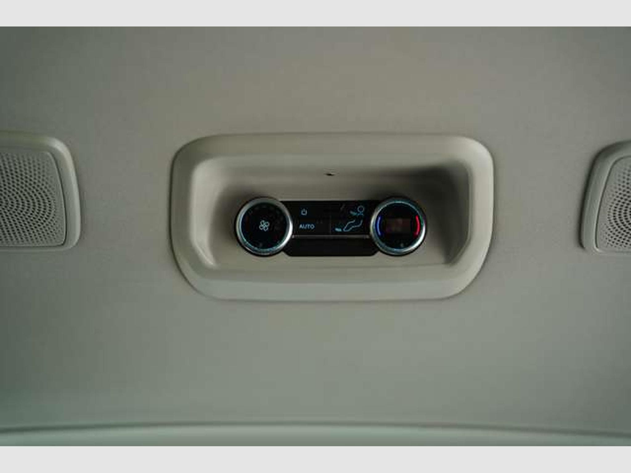 Ford Tourneo 320 L2 Tourneo Titanium FWD *9-Sitzer (2025) - Foto 20
