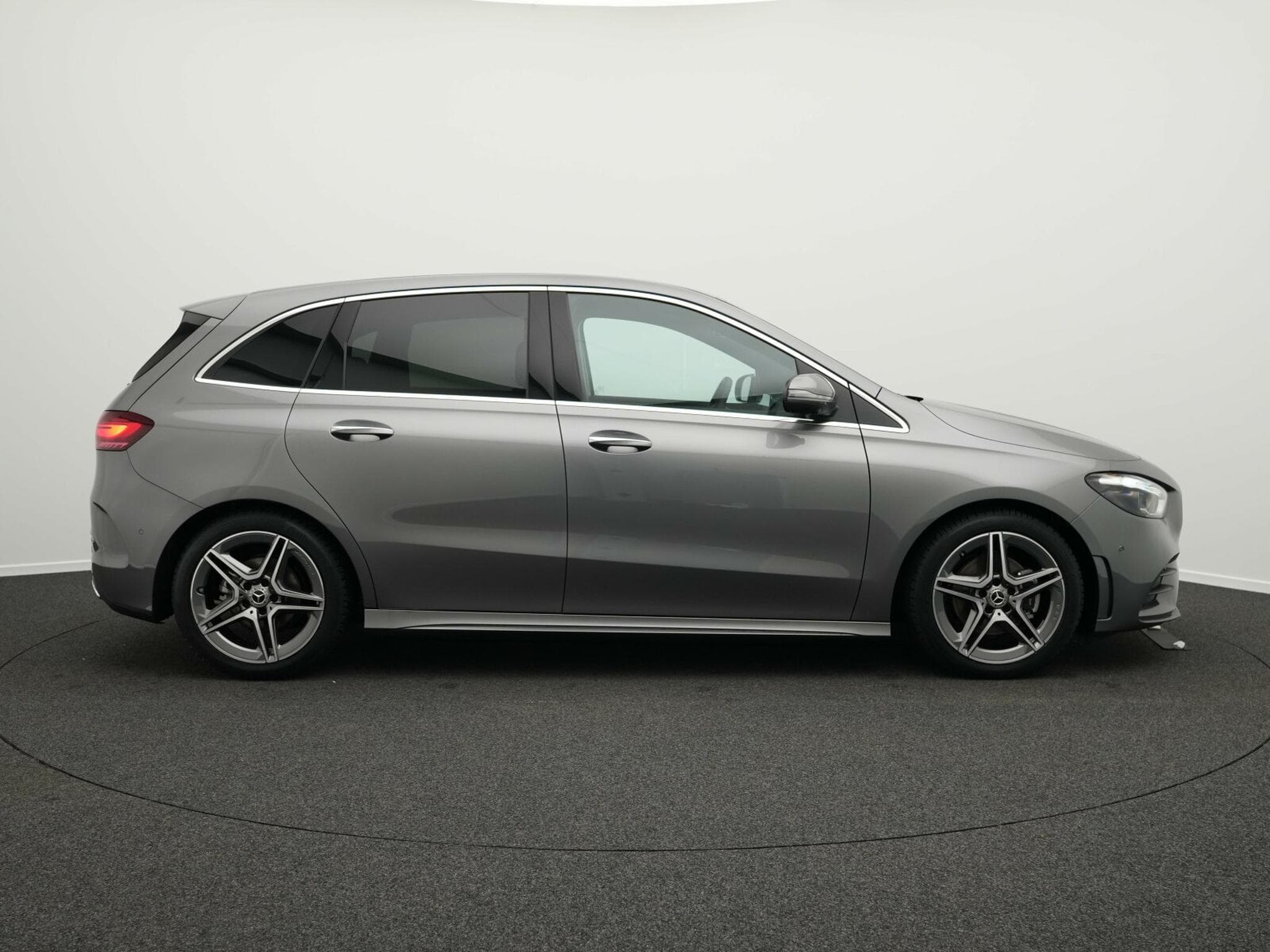 Mercedes B 180 d AMG-Line Advanced Plus (2026) - Photo 5
