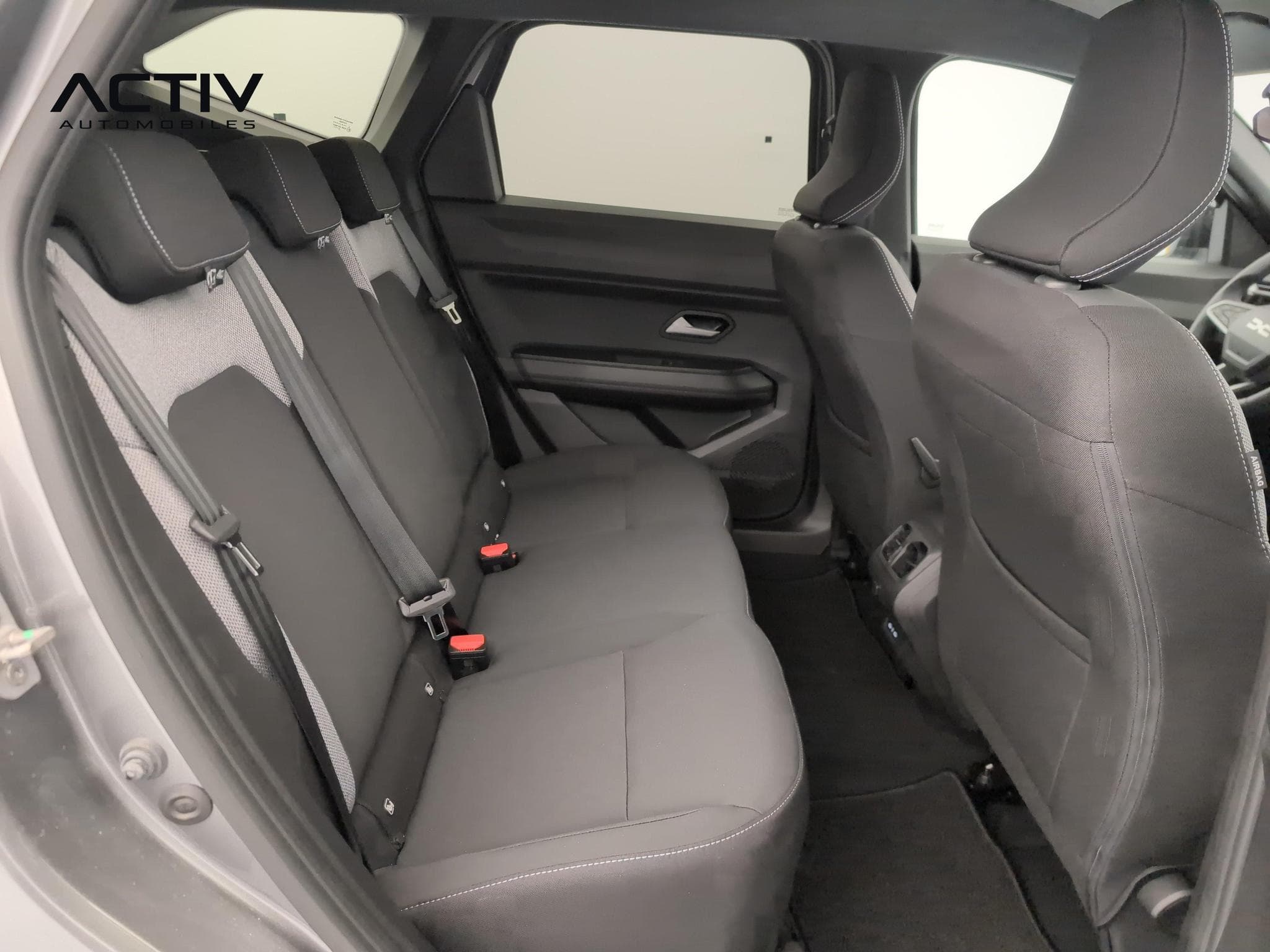 Dacia BIGSTER Mild Hybrid 140 Journey (2026) - Foto 10