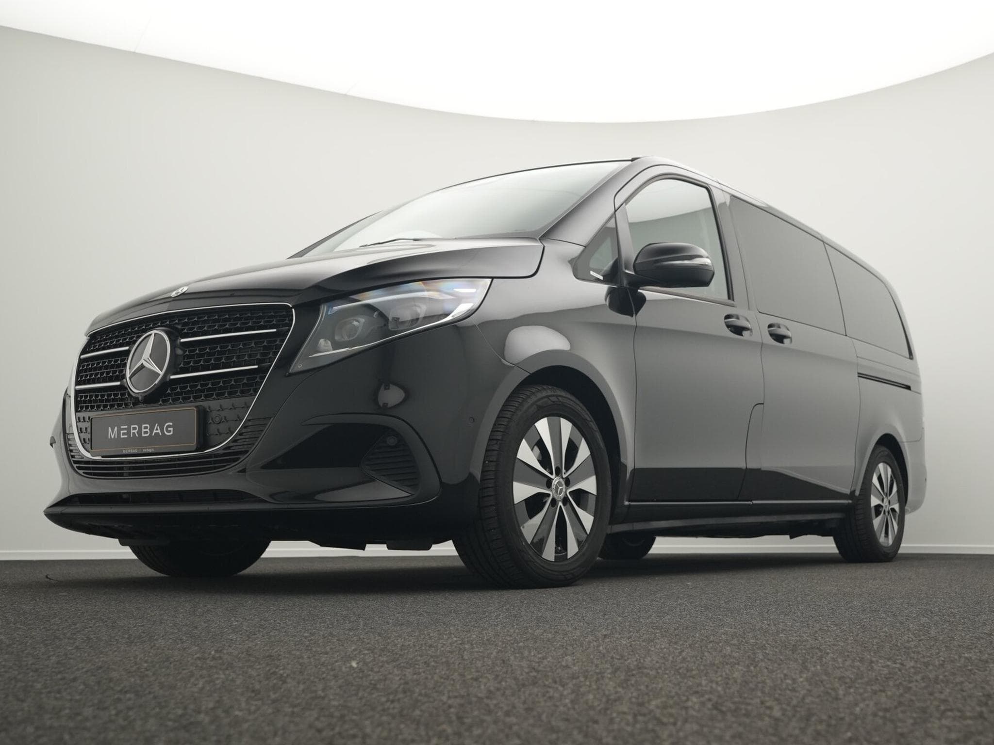 Mercedes V d STYLE Lang (2026) - Photo 8