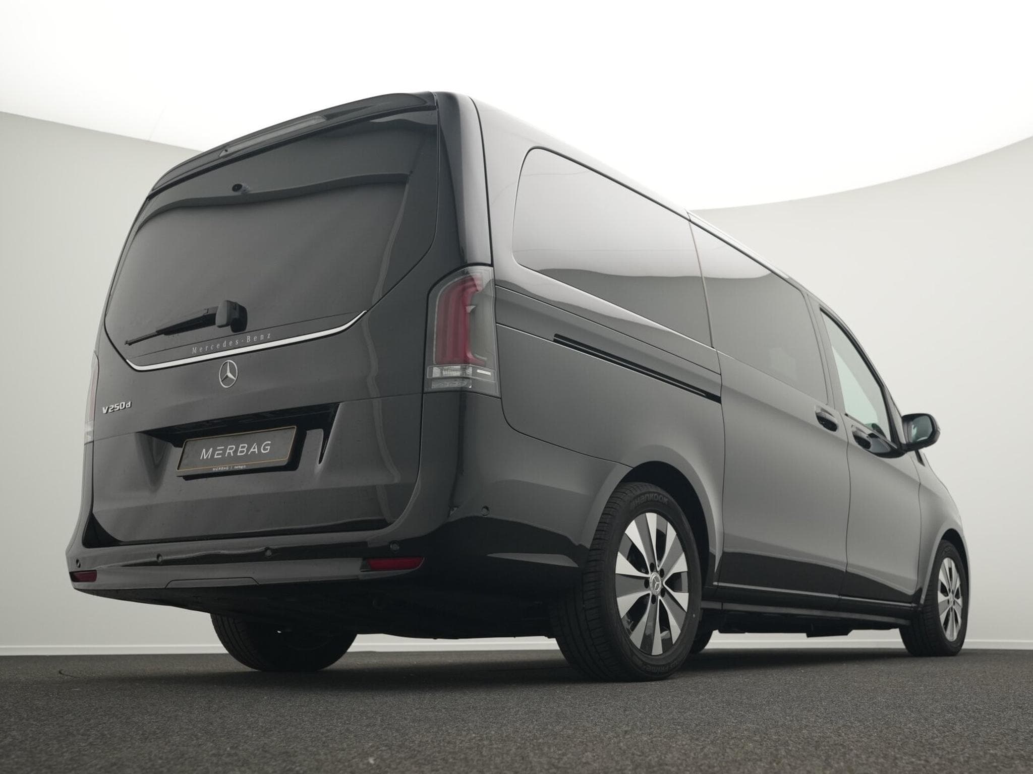 Mercedes V d STYLE Lang (2026) - Photo 9