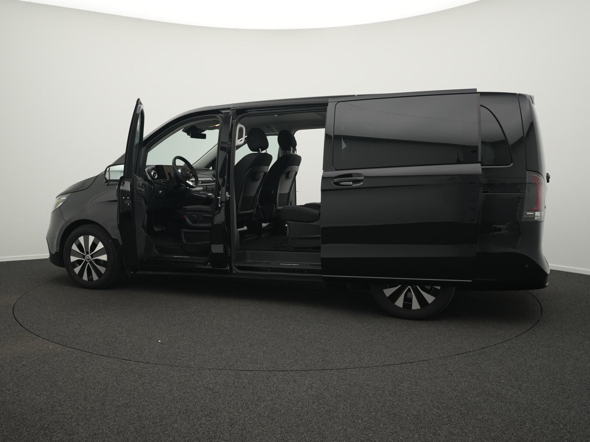 Mercedes V d STYLE Lang (2026) - Photo 14