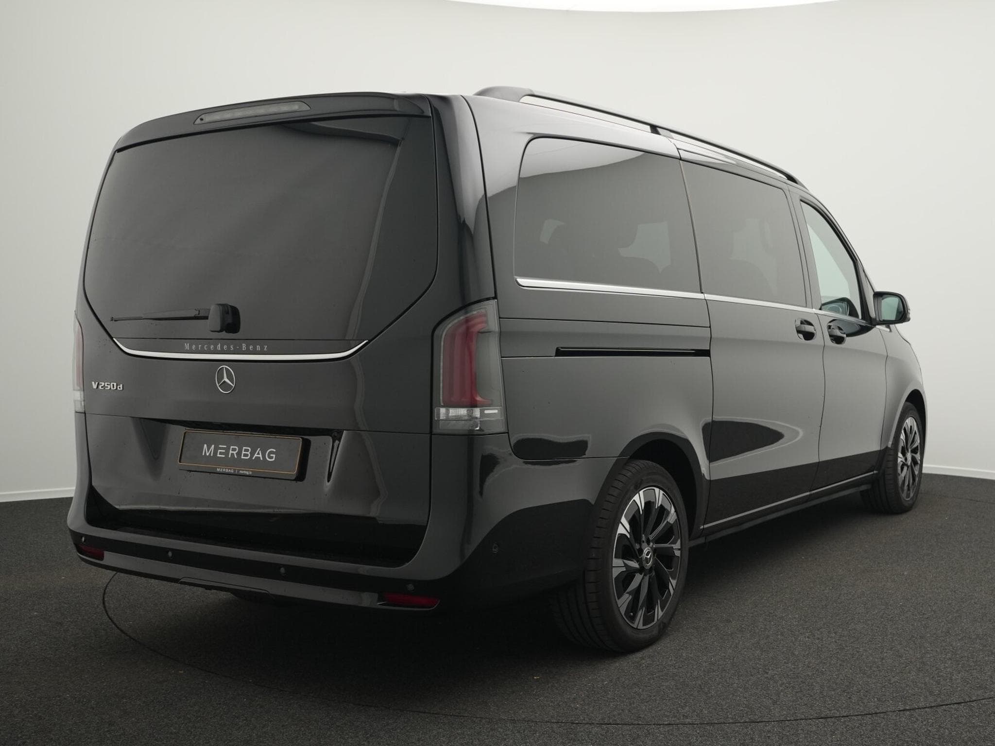 Mercedes V d AVANTGARDE Lang (2026) - Photo 3