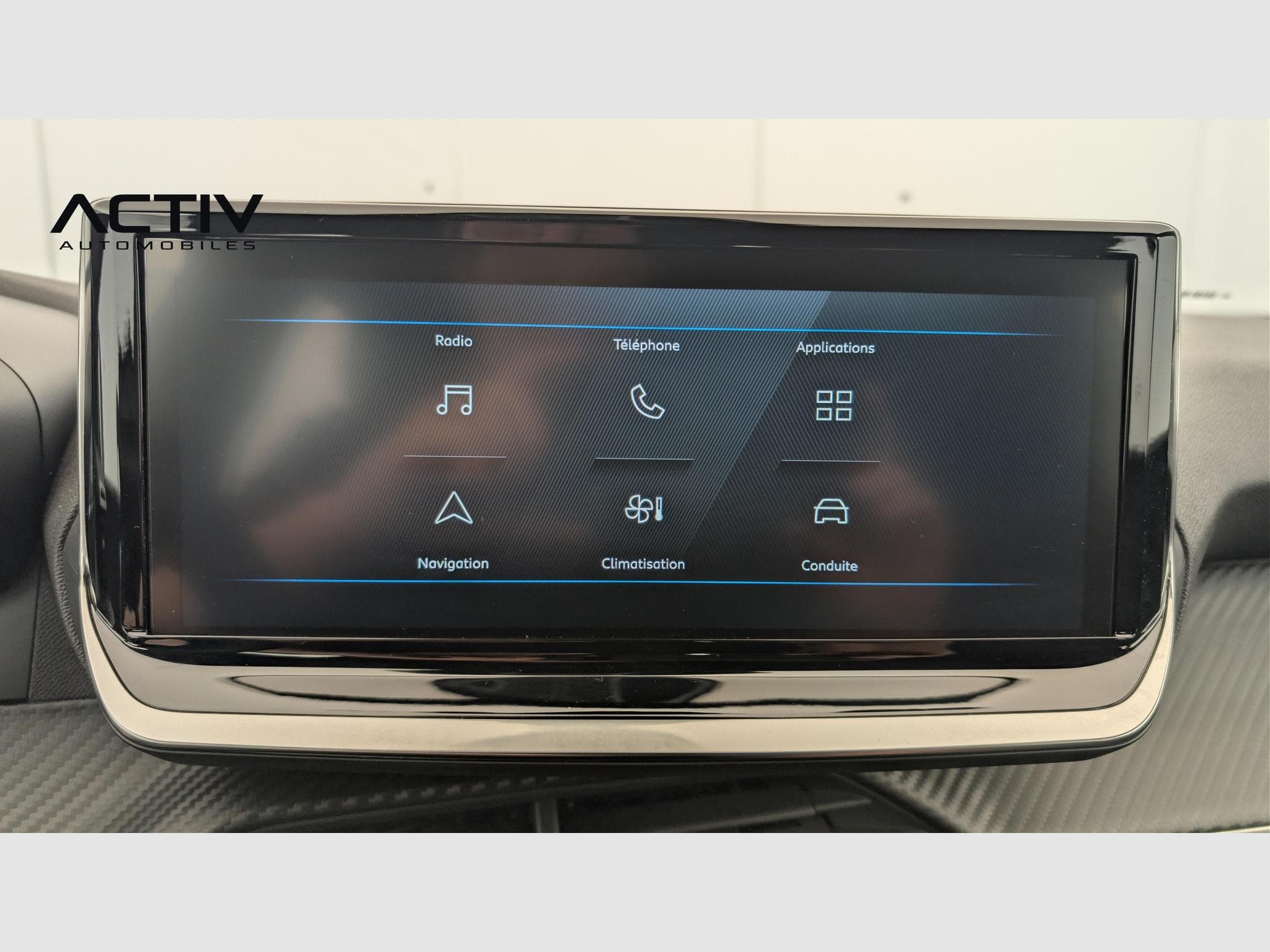 Peugeot 2008 100 S&S BVM6 Style (2025) - Photo 17