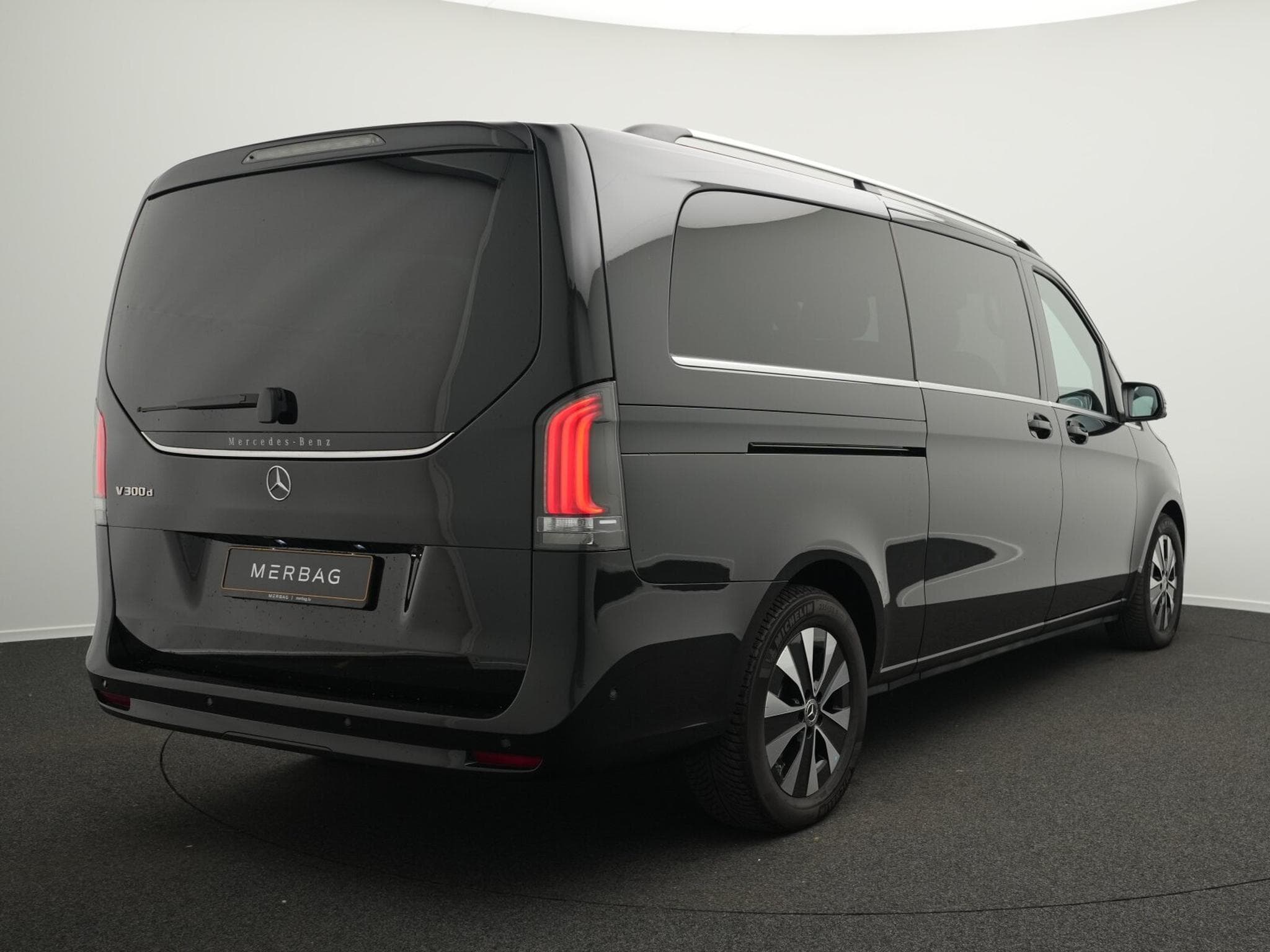 Mercedes V d RWD Avantgarde extralang (2024) - Foto 3