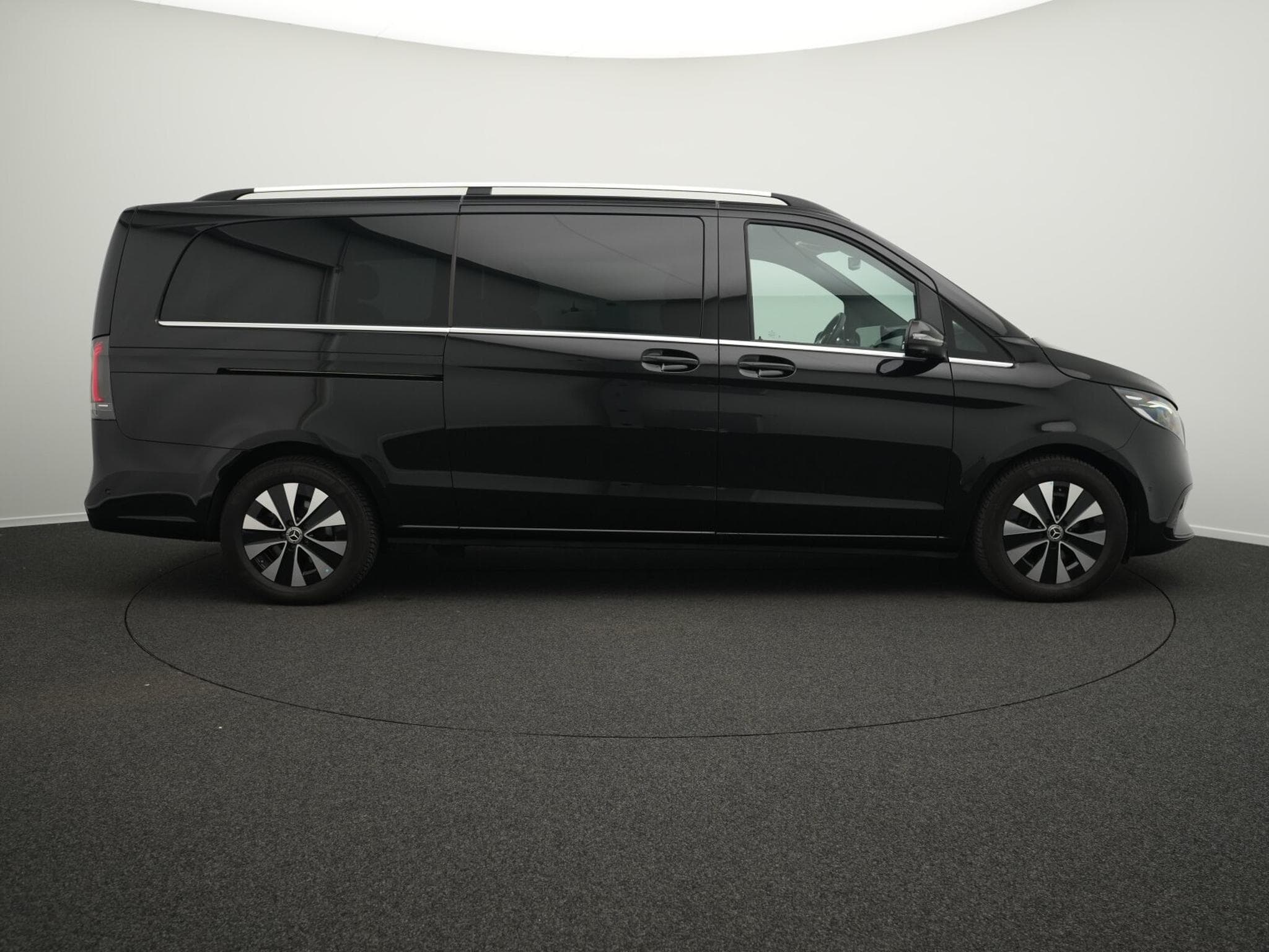 Mercedes V d RWD Avantgarde extralang (2024) - Foto 5
