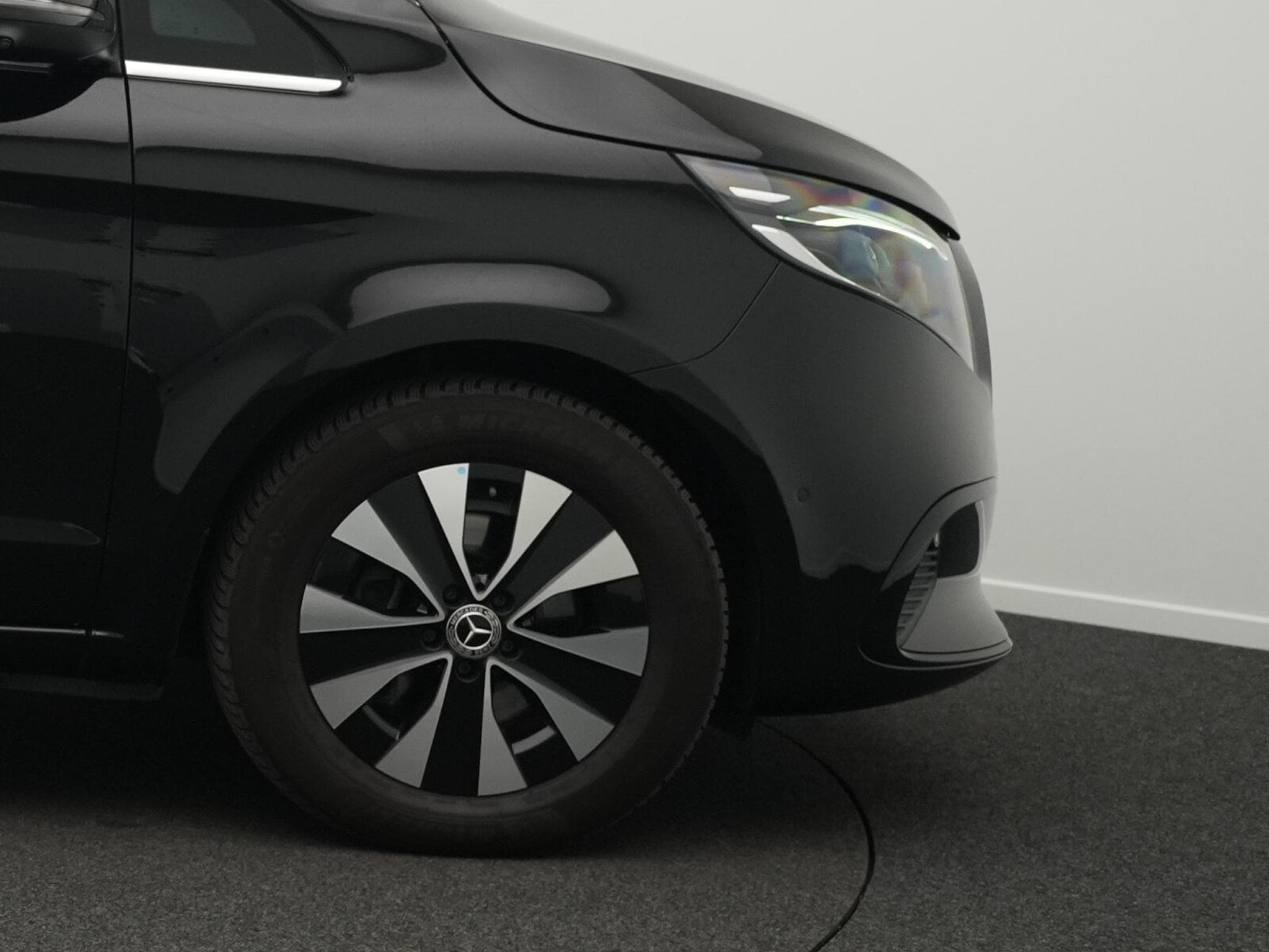 Mercedes V d RWD Avantgarde extralang (2024) - Foto 6