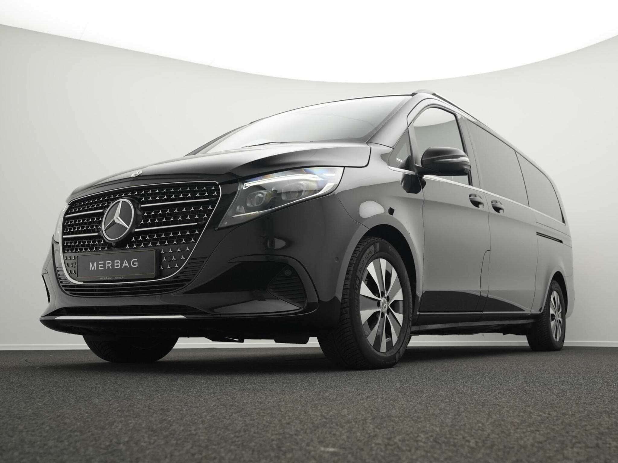Mercedes V d RWD Avantgarde extralang (2024) - Foto 8
