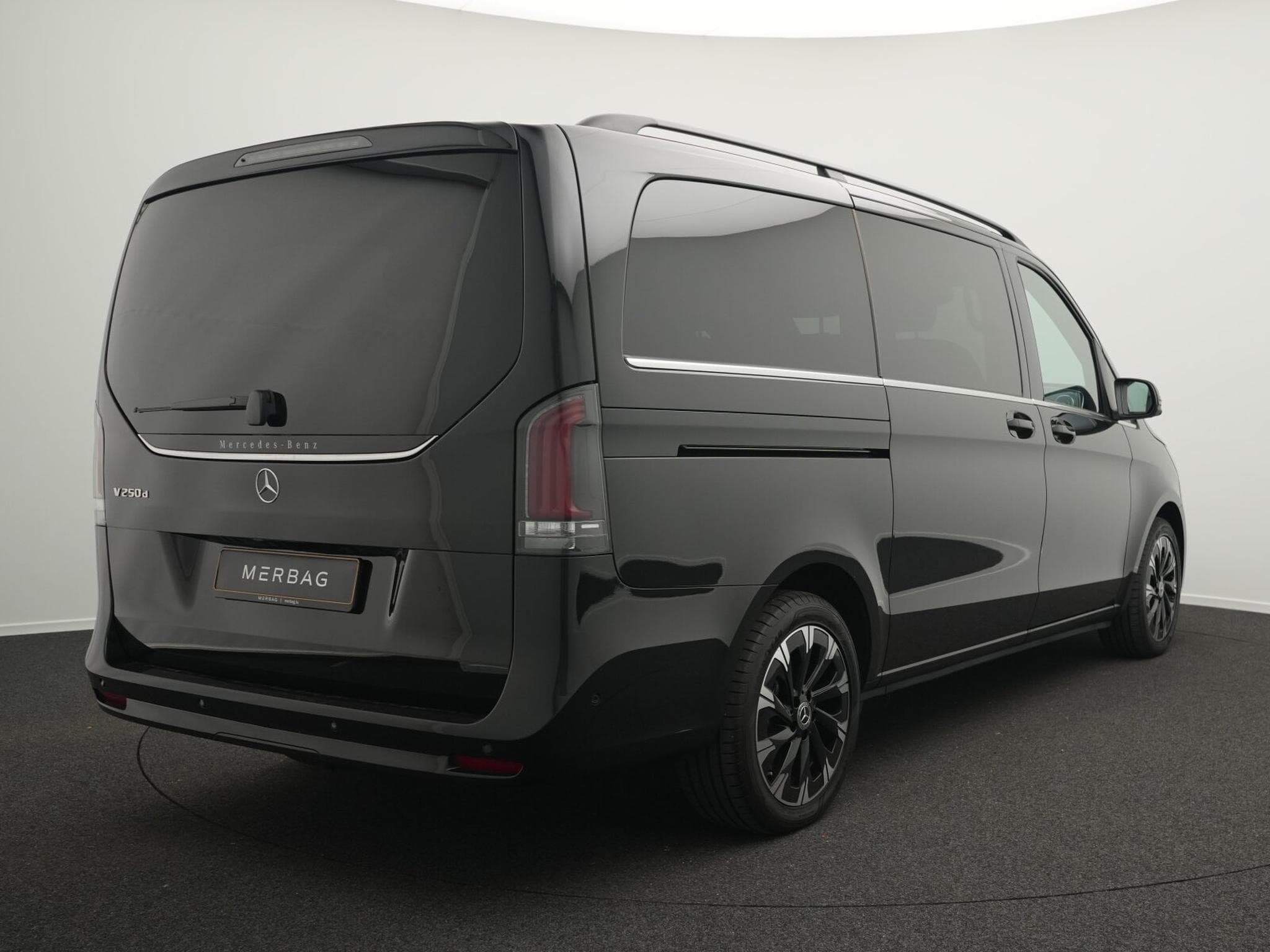 Mercedes V d AVANTGARDE Lang (2026) - Photo 3