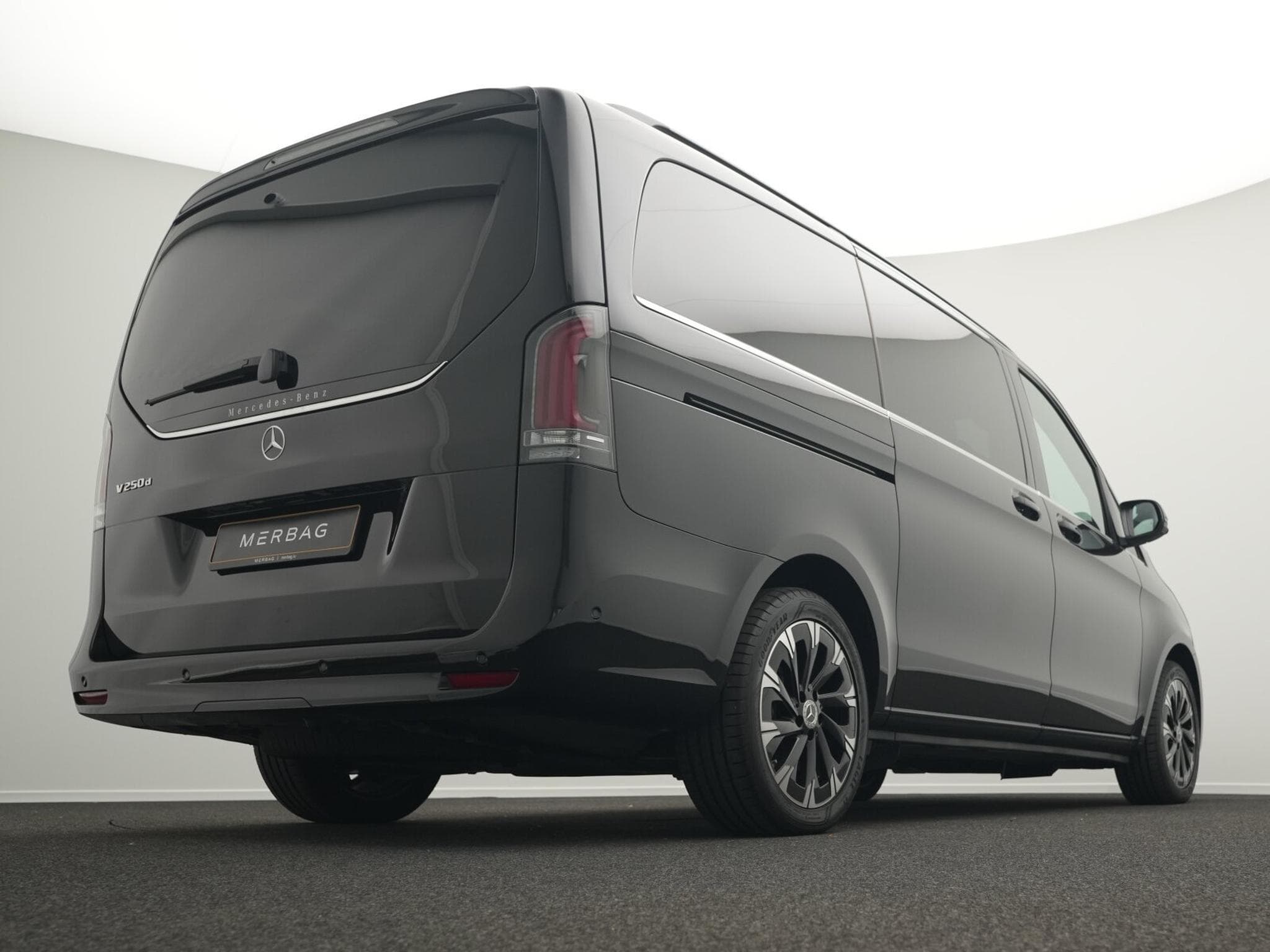 Mercedes V d AVANTGARDE Lang (2026) - Photo 9