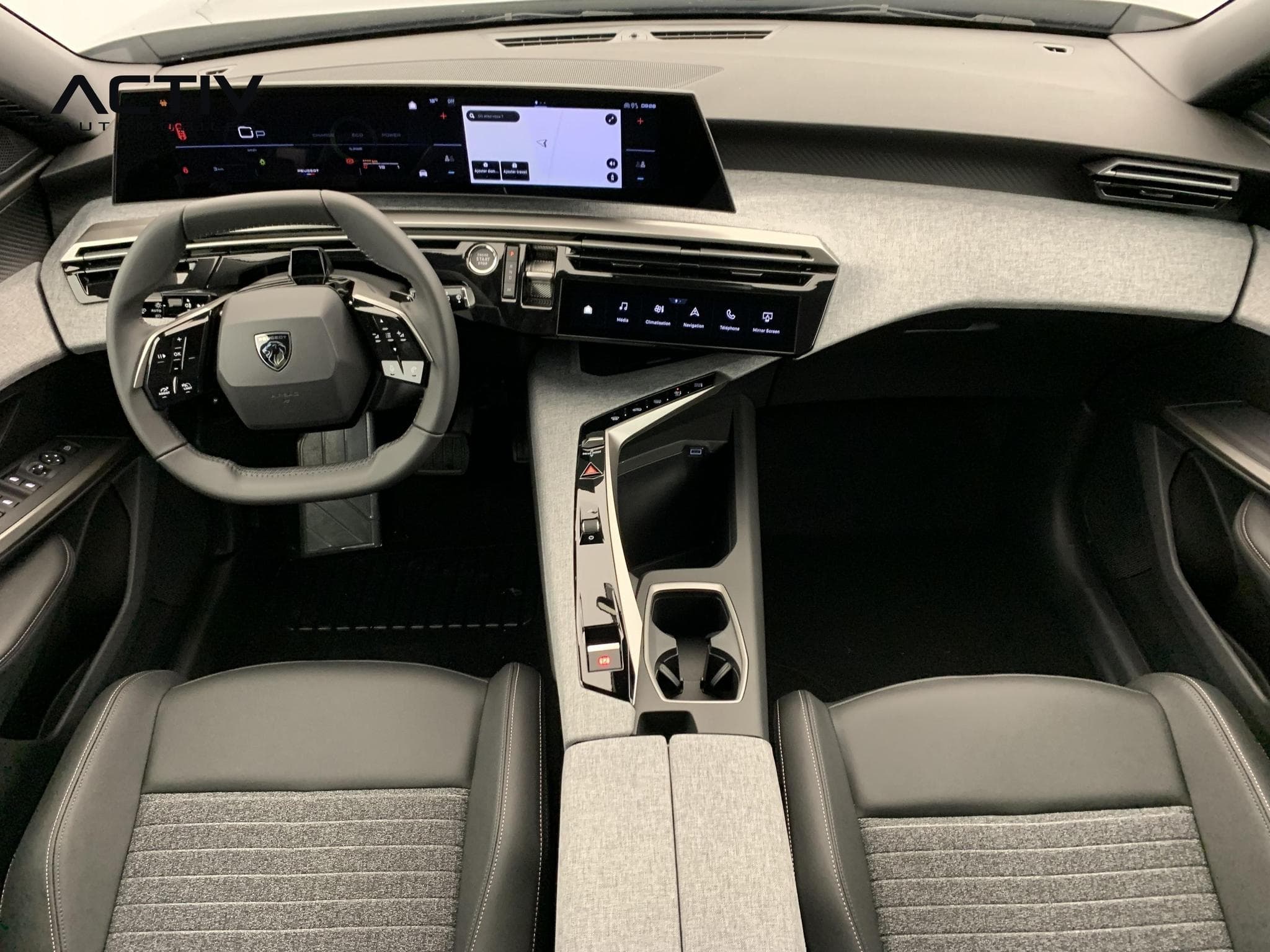 Peugeot 5008 Hybrid 145 e-DCS6 Allure (2026) - Photo 12