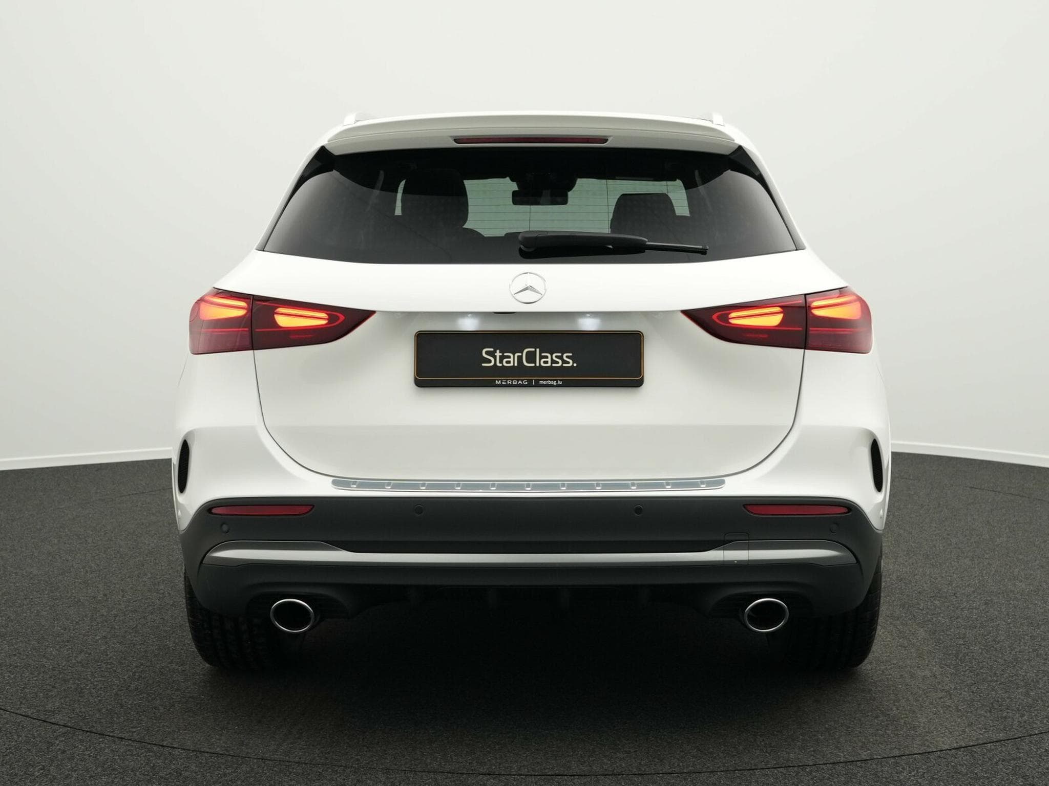 Mercedes GLA 35 AMG 4MATIC Multi+360°+Pano+Kamera+Memo (2024) - Photo 4