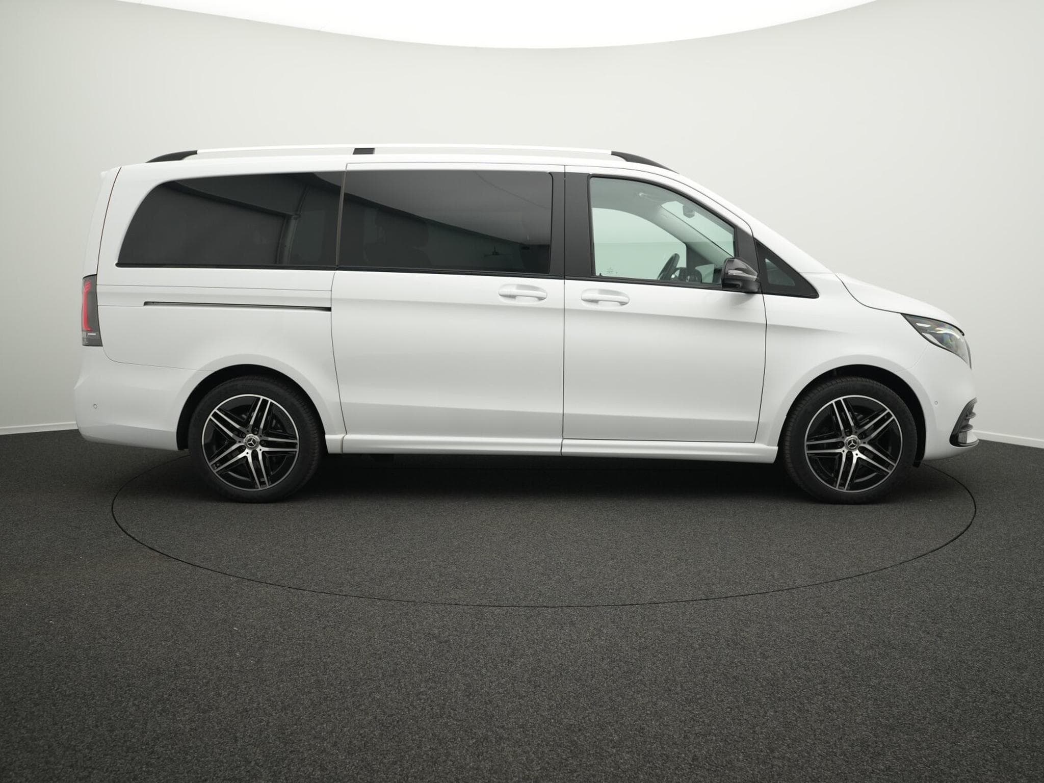Mercedes V d 4MATIC Avantgarde lang (2024) - Foto 5