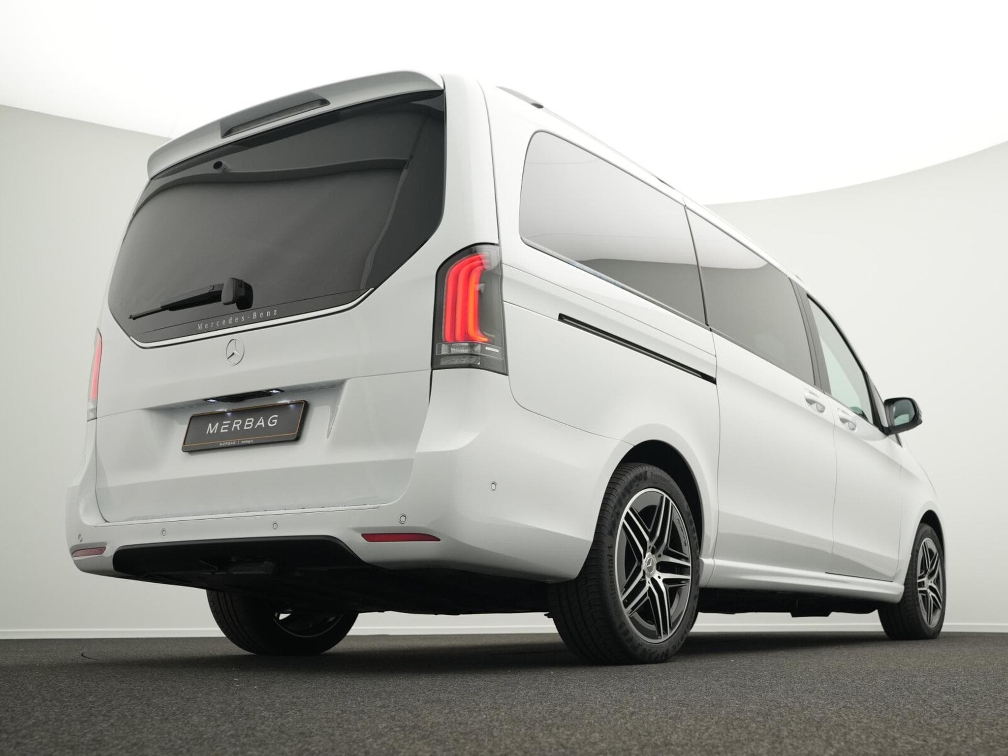 Mercedes V d 4MATIC Avantgarde lang (2024) - Foto 9