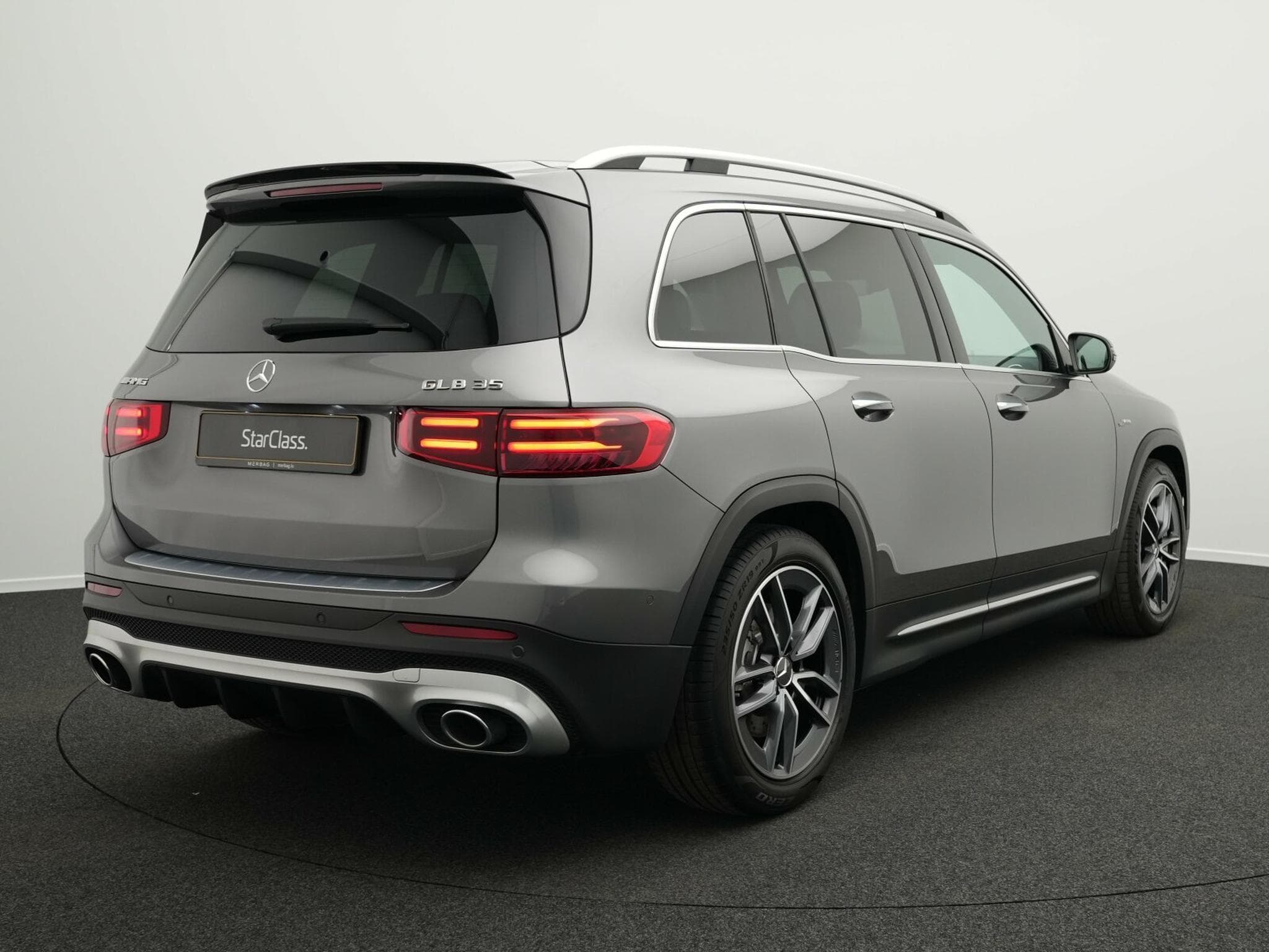 Mercedes GLB 35 AMG 4MATIC Multi+Pano+Totw+Keyless (2025) - Photo 3