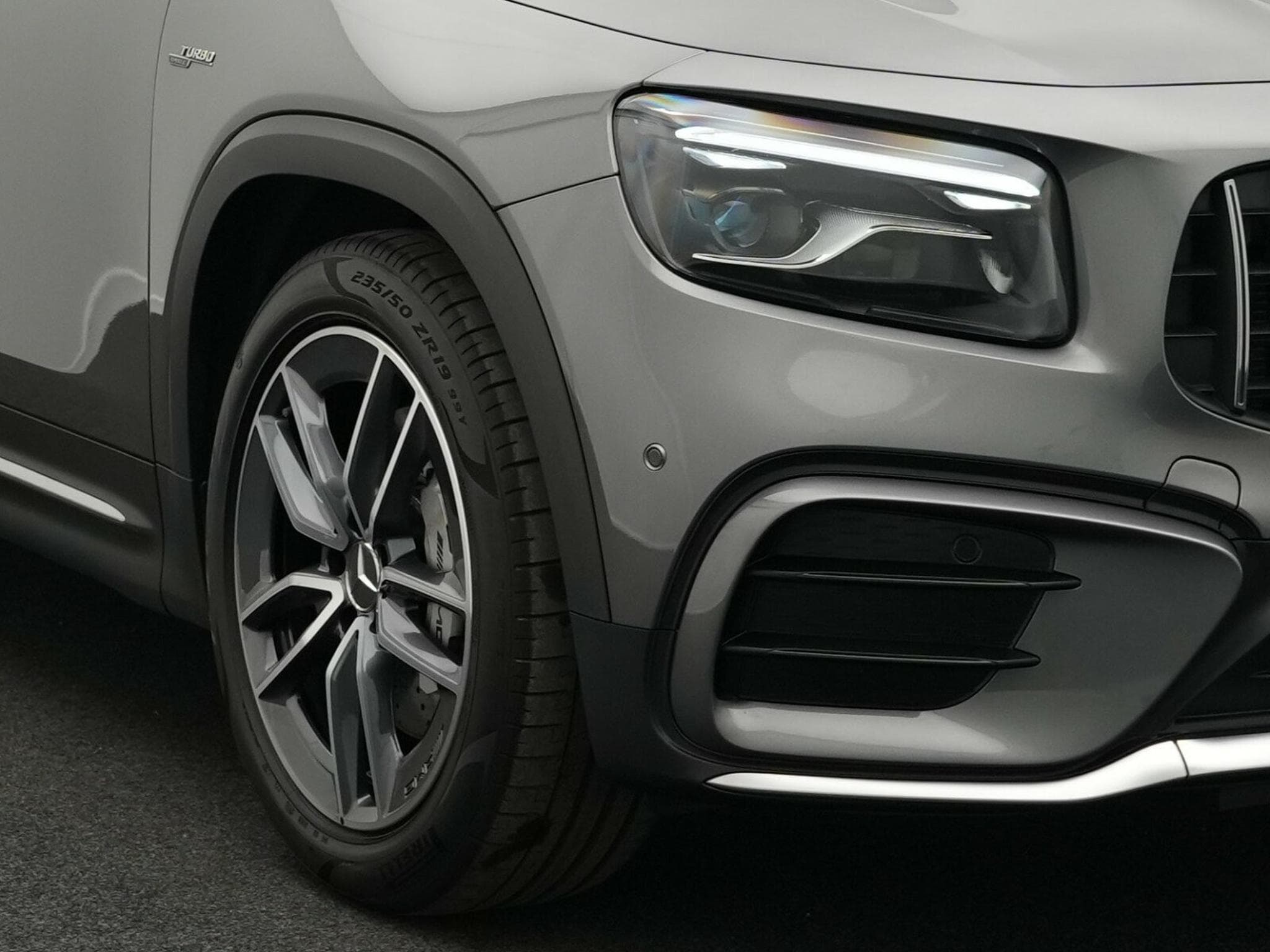 Mercedes GLB 35 AMG 4MATIC Multi+Pano+Totw+Keyless (2025) - Photo 9