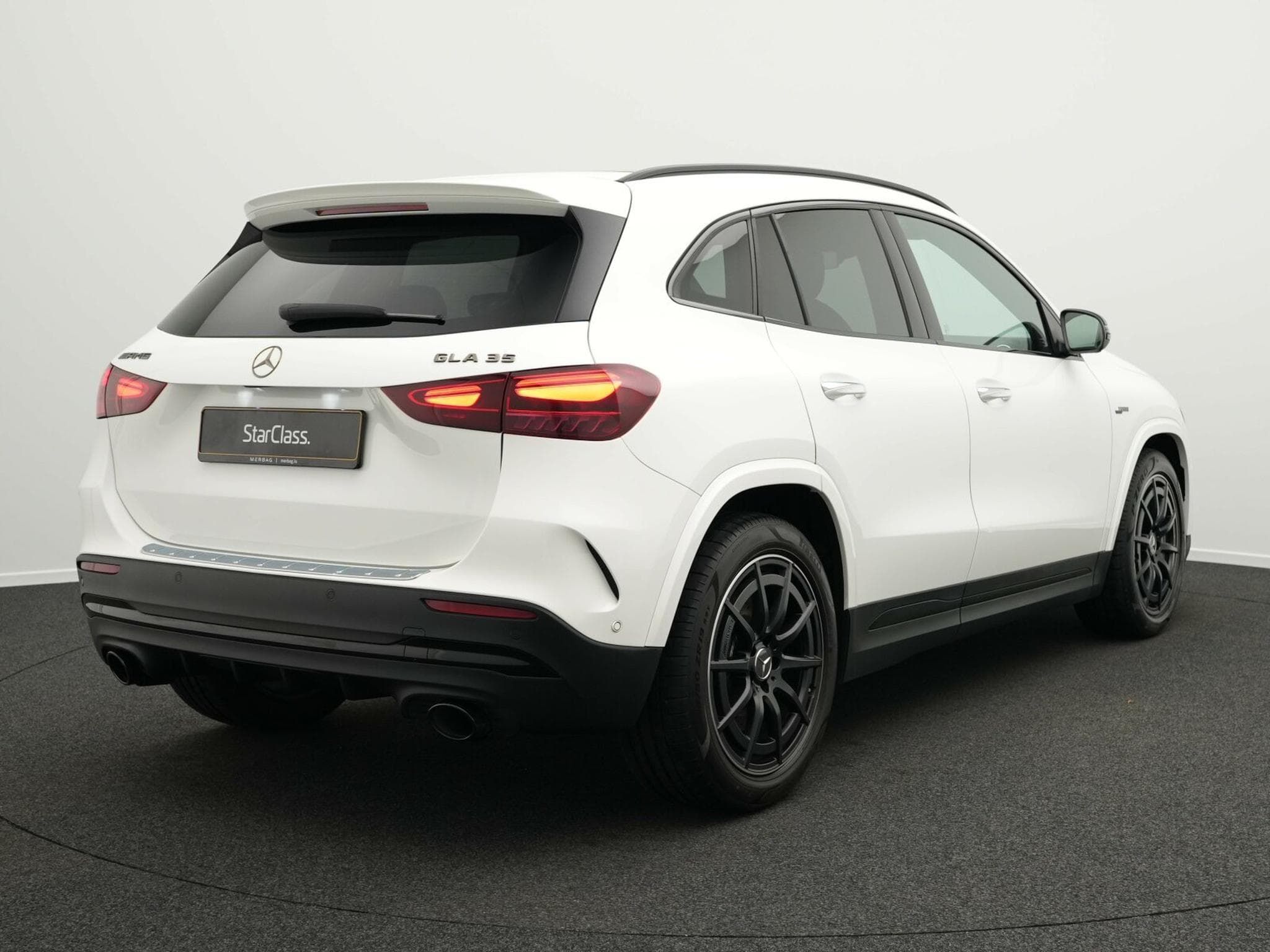 Mercedes GLA 35 AMG 4MATIC Multi+Pano+360°+Night+Burm (2024) - Photo 3