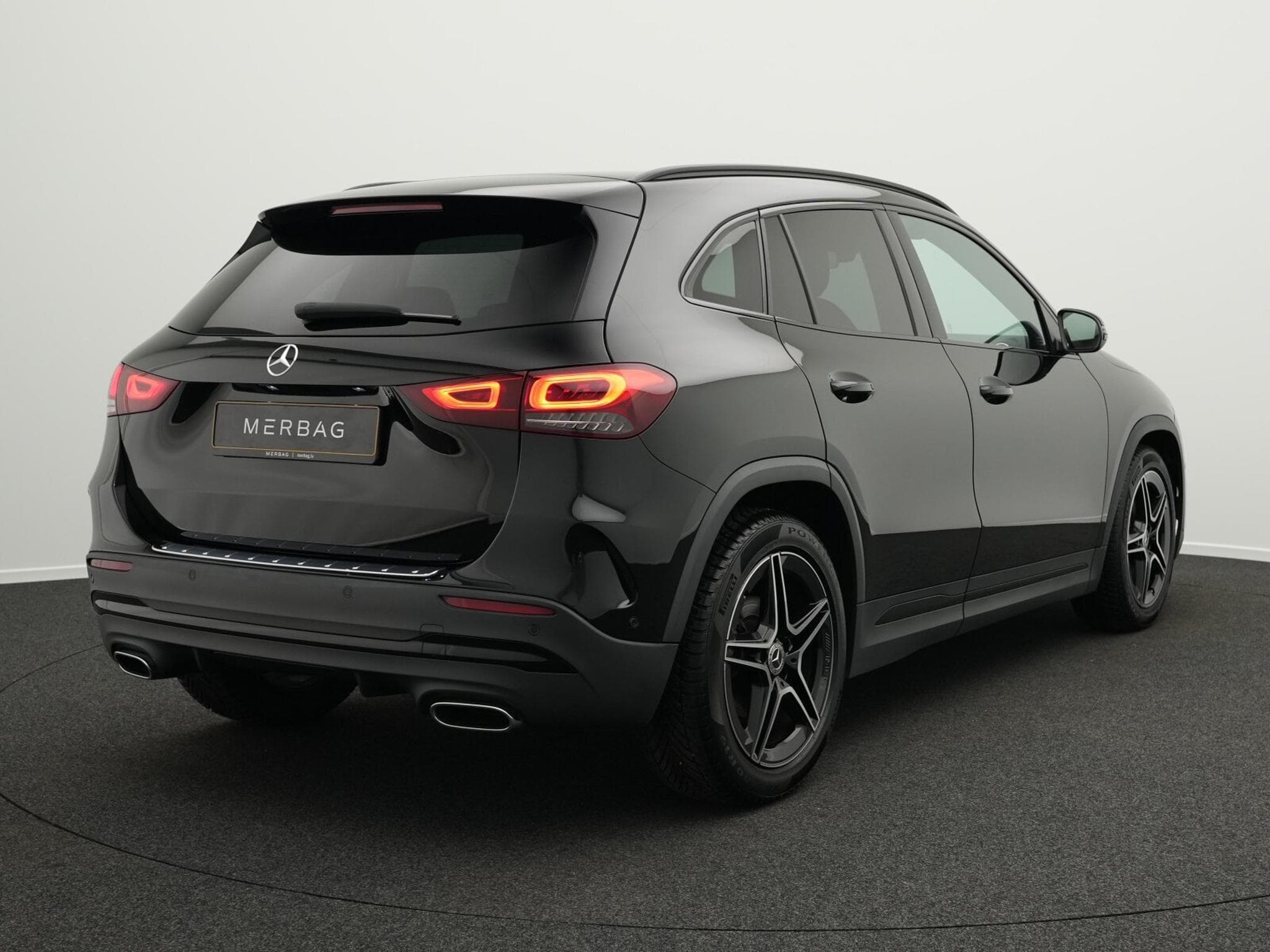 Mercedes GLA 180 AMG-Line LED+Kamera+Night+AHK+19" (2021) - Photo 3