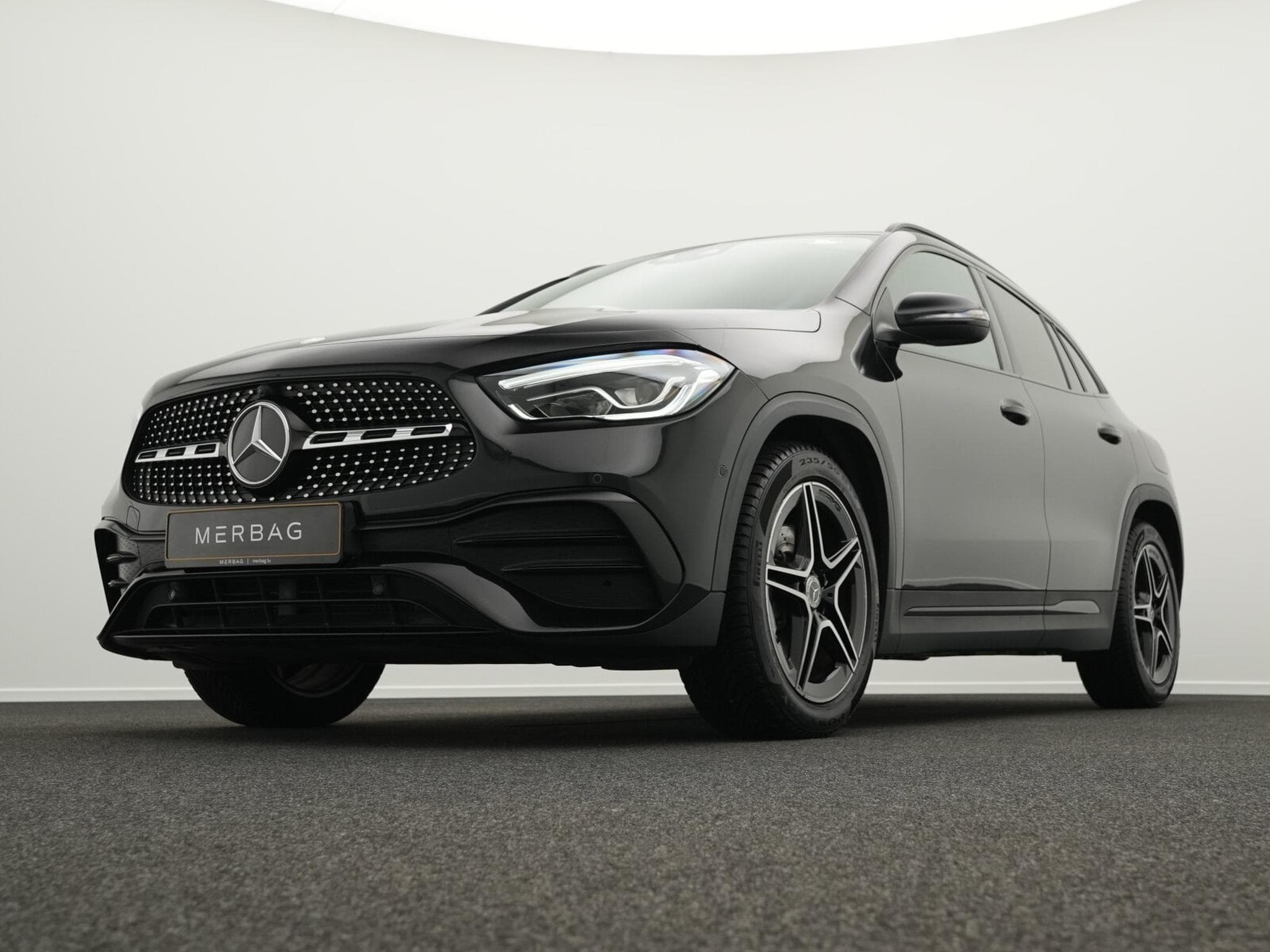 Mercedes GLA 180 AMG-Line LED+Kamera+Night+AHK+19" (2021) - Photo 10