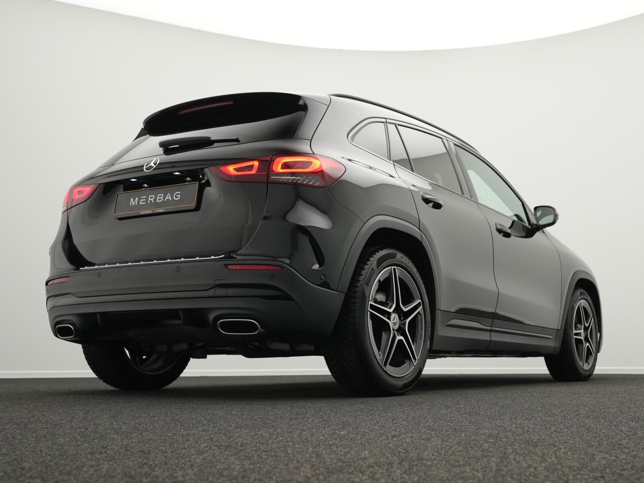 Mercedes GLA 180 AMG-Line LED+Kamera+Night+AHK+19" (2021) - Photo 11