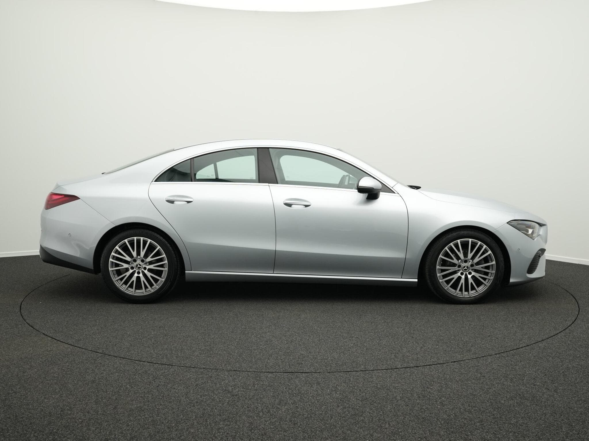 Mercedes CLA 180 d Cpe Progressive LED+Kamera+MBUX+Apple (2024) - Photo 5