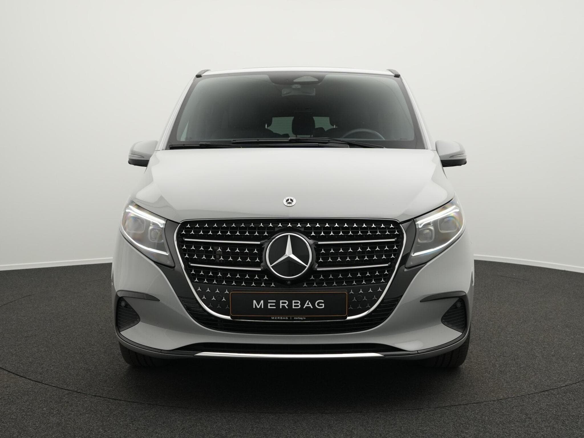 Mercedes V d 4MATIC Avantgarde lang (2025) - Photo 2
