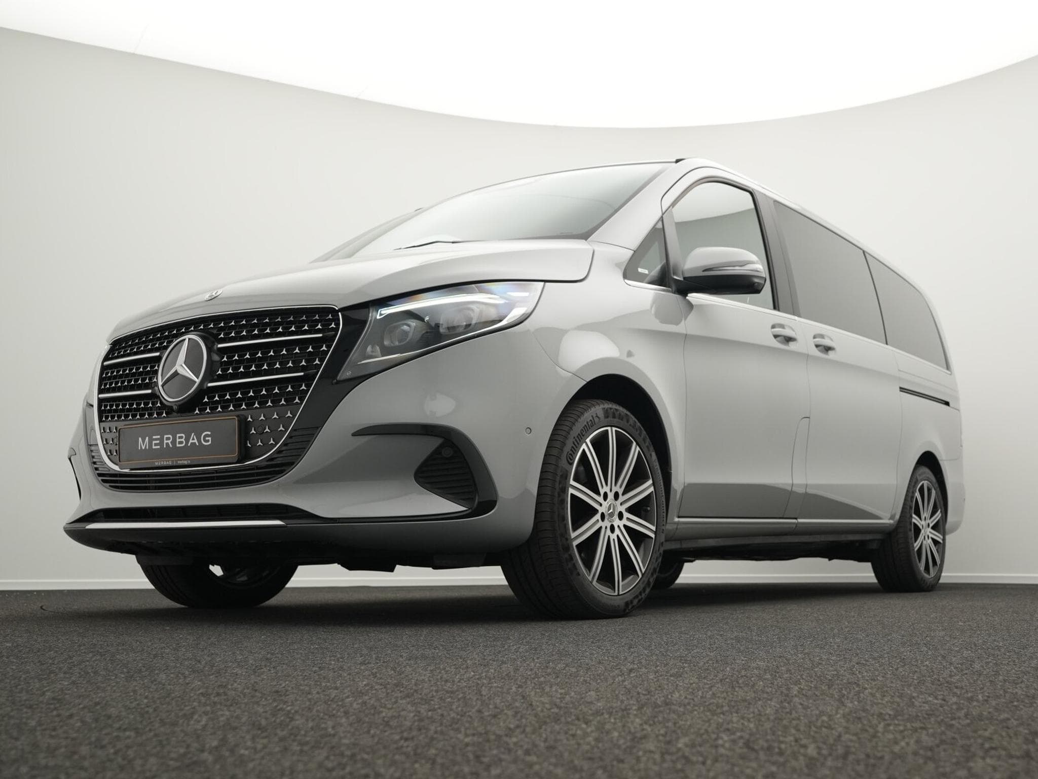 Mercedes V d 4MATIC Avantgarde lang (2025) - Photo 8