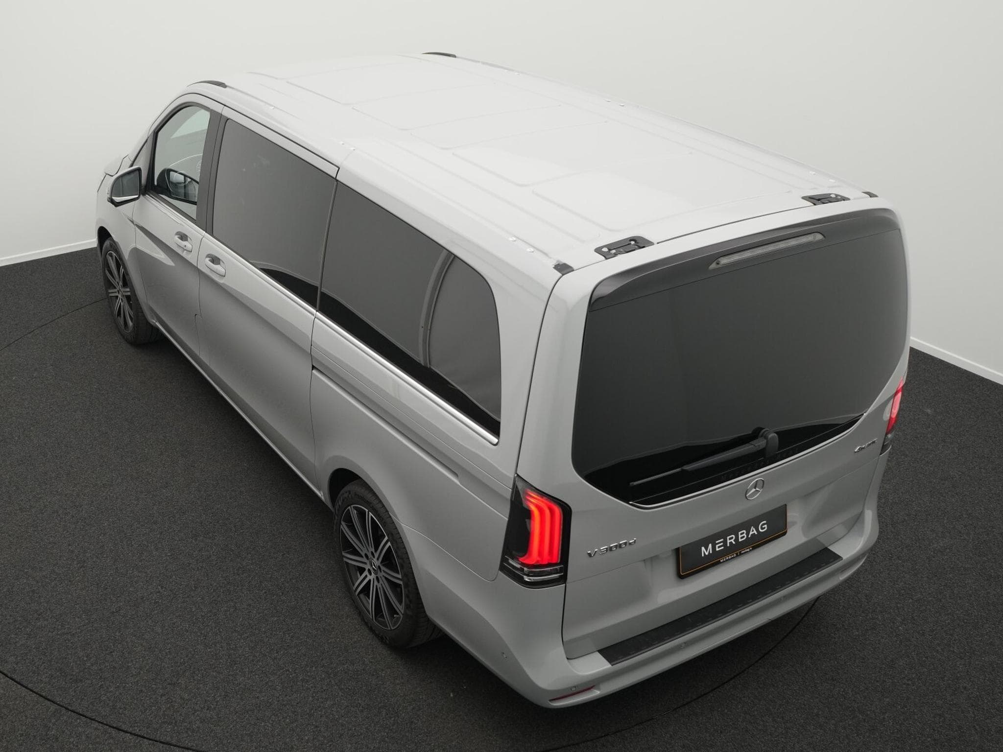 Mercedes V d 4MATIC Avantgarde lang (2025) - Photo 11