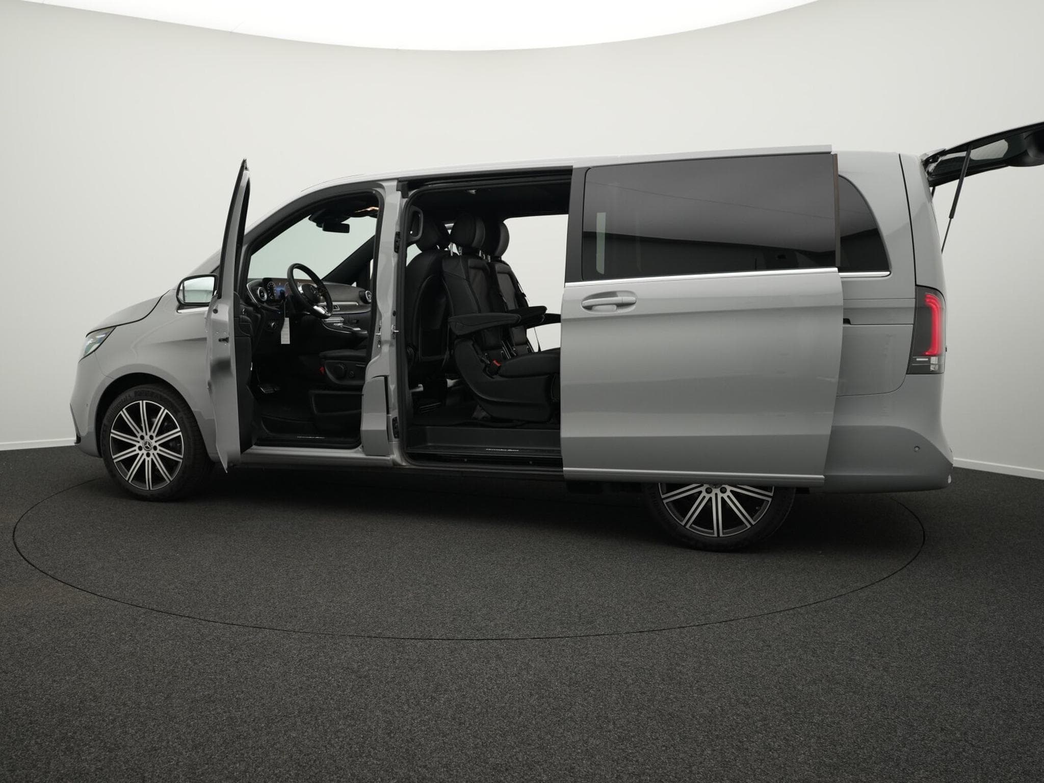 Mercedes V d 4MATIC Avantgarde lang (2025) - Photo 14