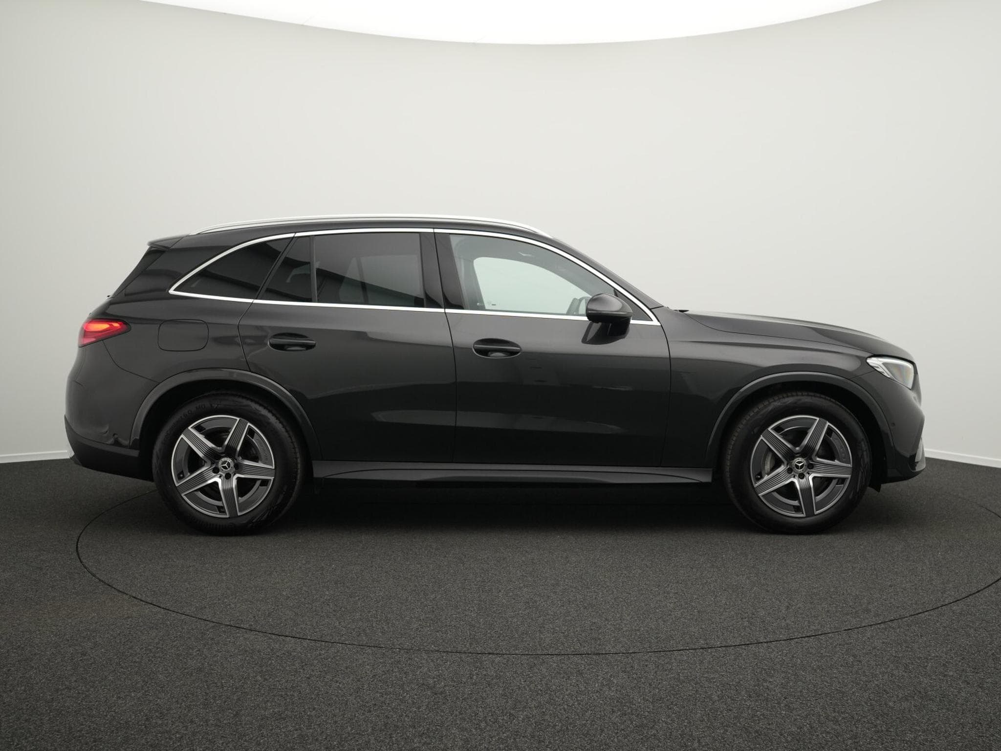 Mercedes GLC 300 d 4M AMG-Line LED+Kamera+Memo+19"+AHK (2025) - Foto 5