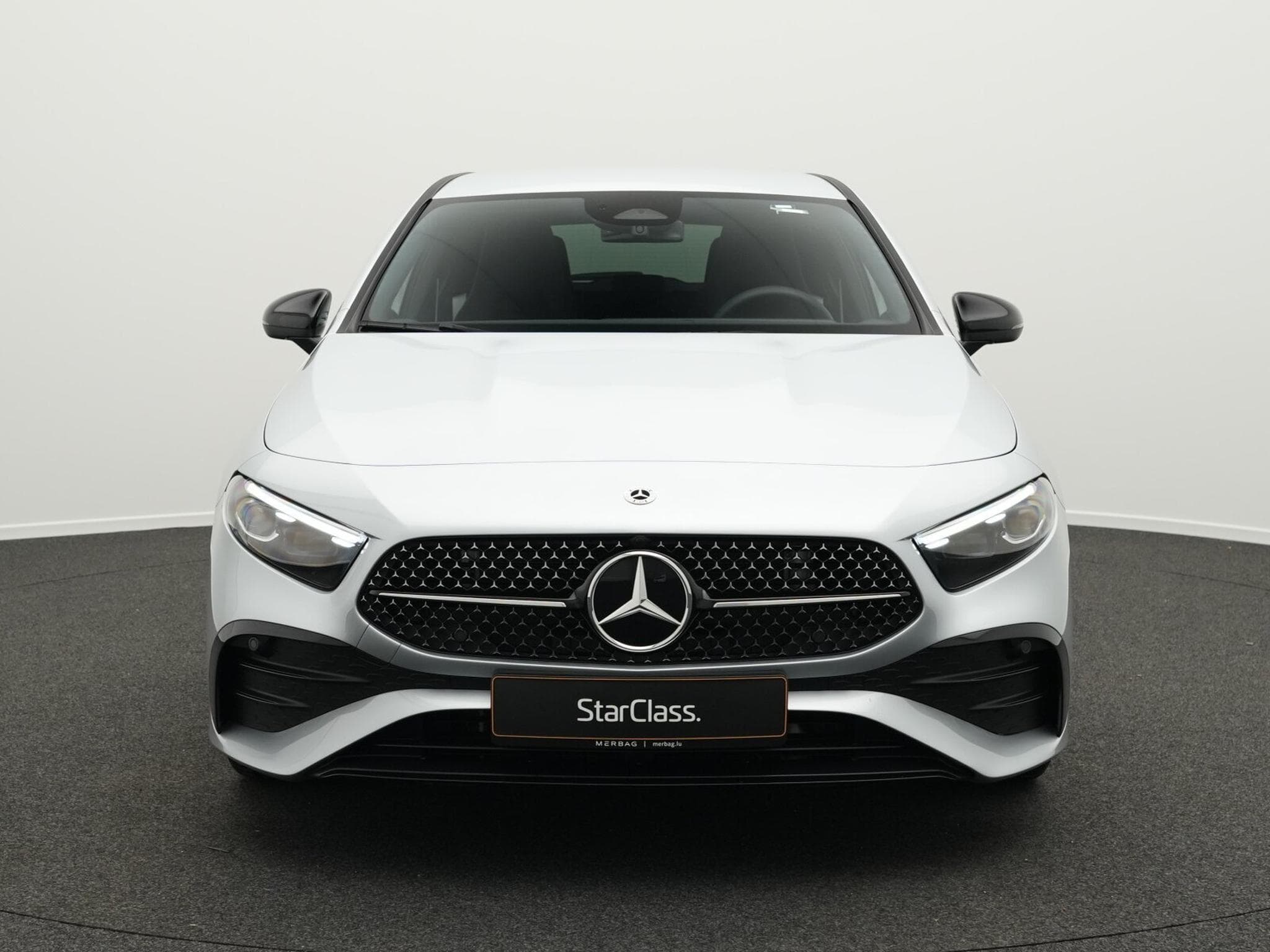 Mercedes A 200 MUlti+Kamera+Night+19"+Ambi (2025) - Photo 2
