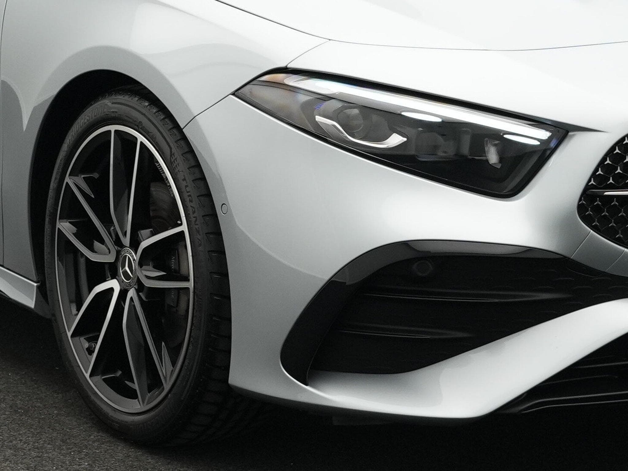 Mercedes A 200 MUlti+Kamera+Night+19"+Ambi (2025) - Photo 9