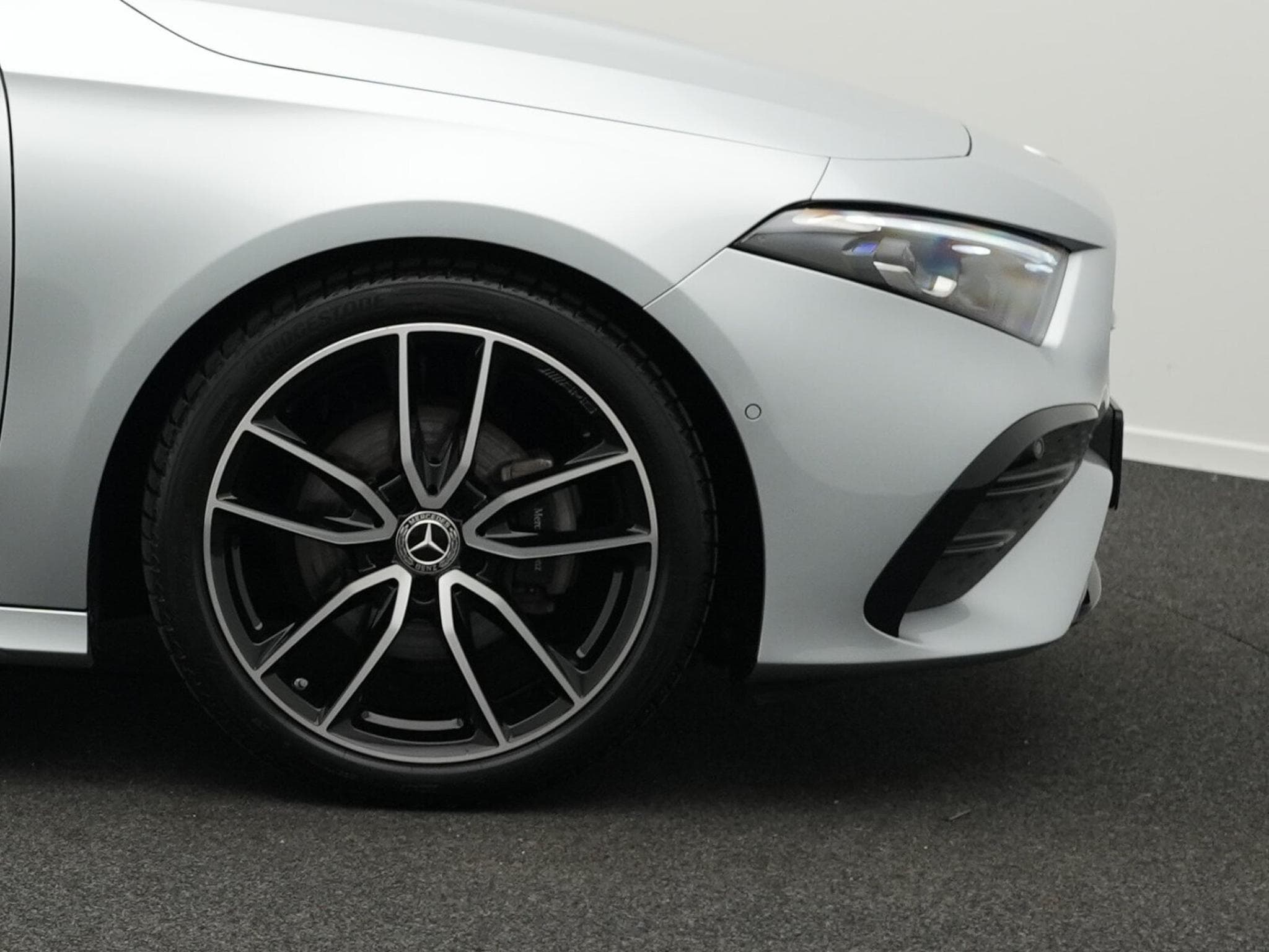 Mercedes A 200 MUlti+Kamera+Night+19"+Ambi (2025) - Photo 8