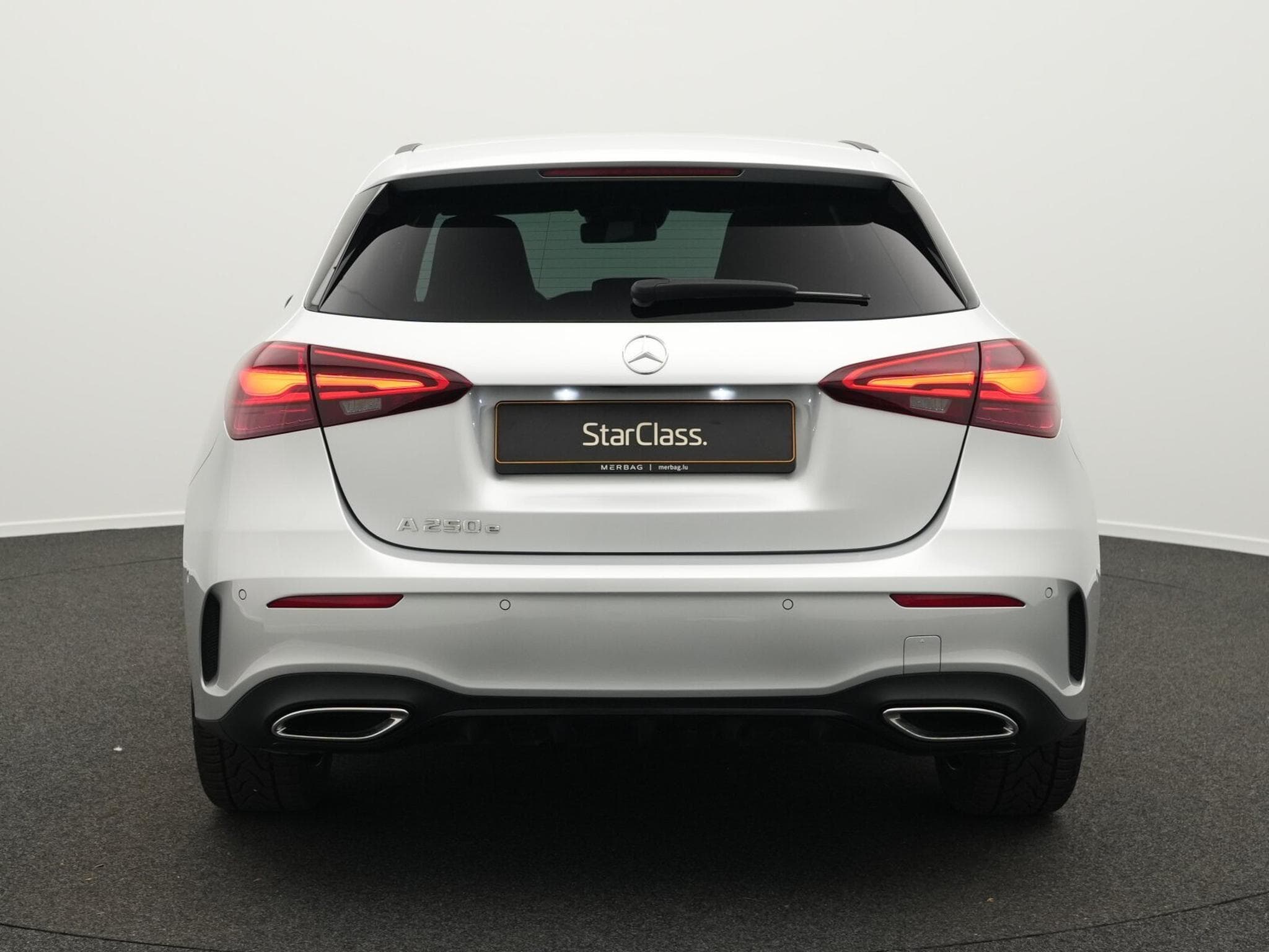 Mercedes A 250 e AMG-Line LED+Pano+Night+Keyless (2024) - Photo 4