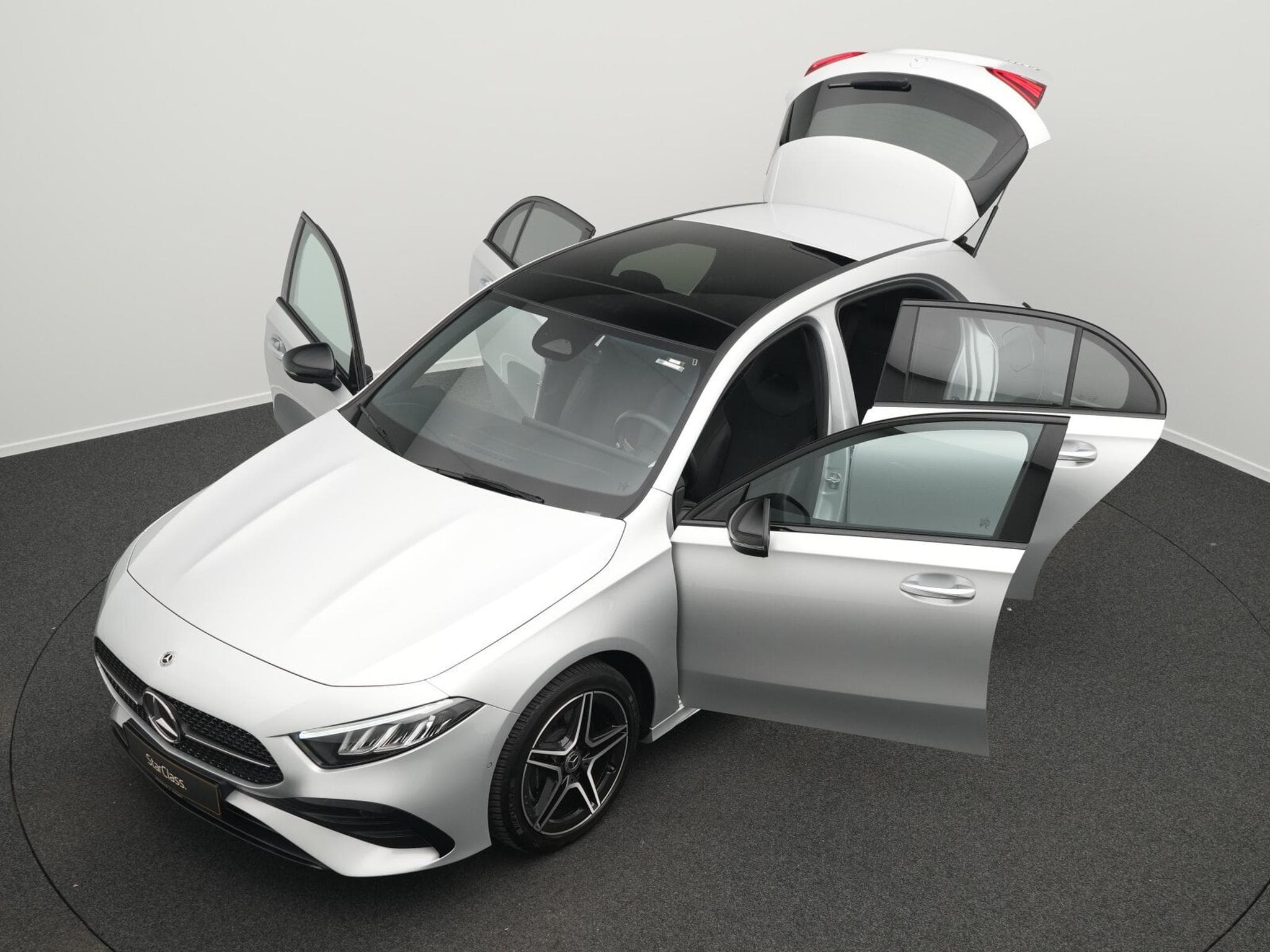 Mercedes A 250 e AMG-Line LED+Pano+Night+Keyless (2024) - Photo 14