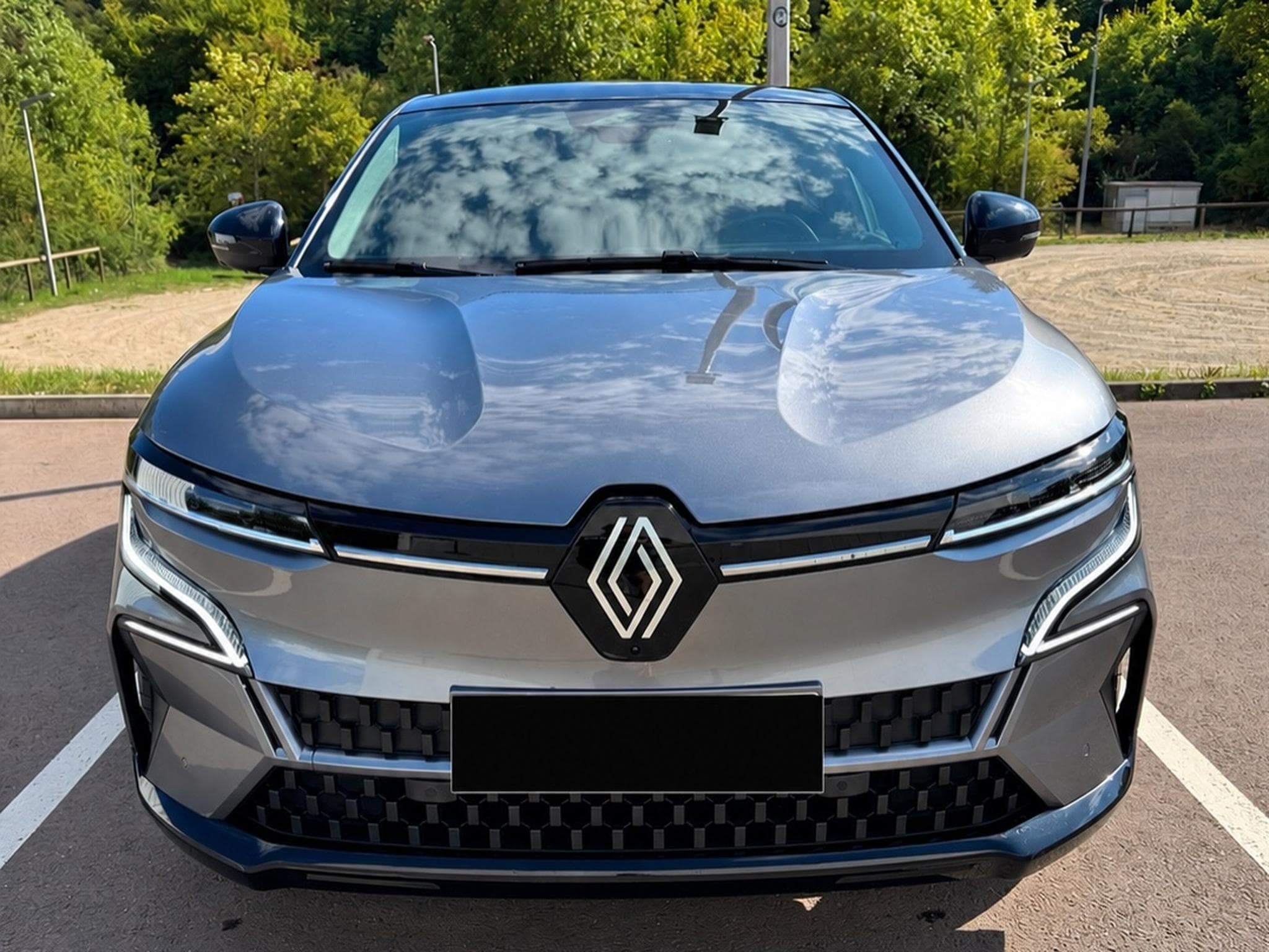 Renault Megane E-Tech Iconic 220 Optimum Charge (2023) - Photo 2