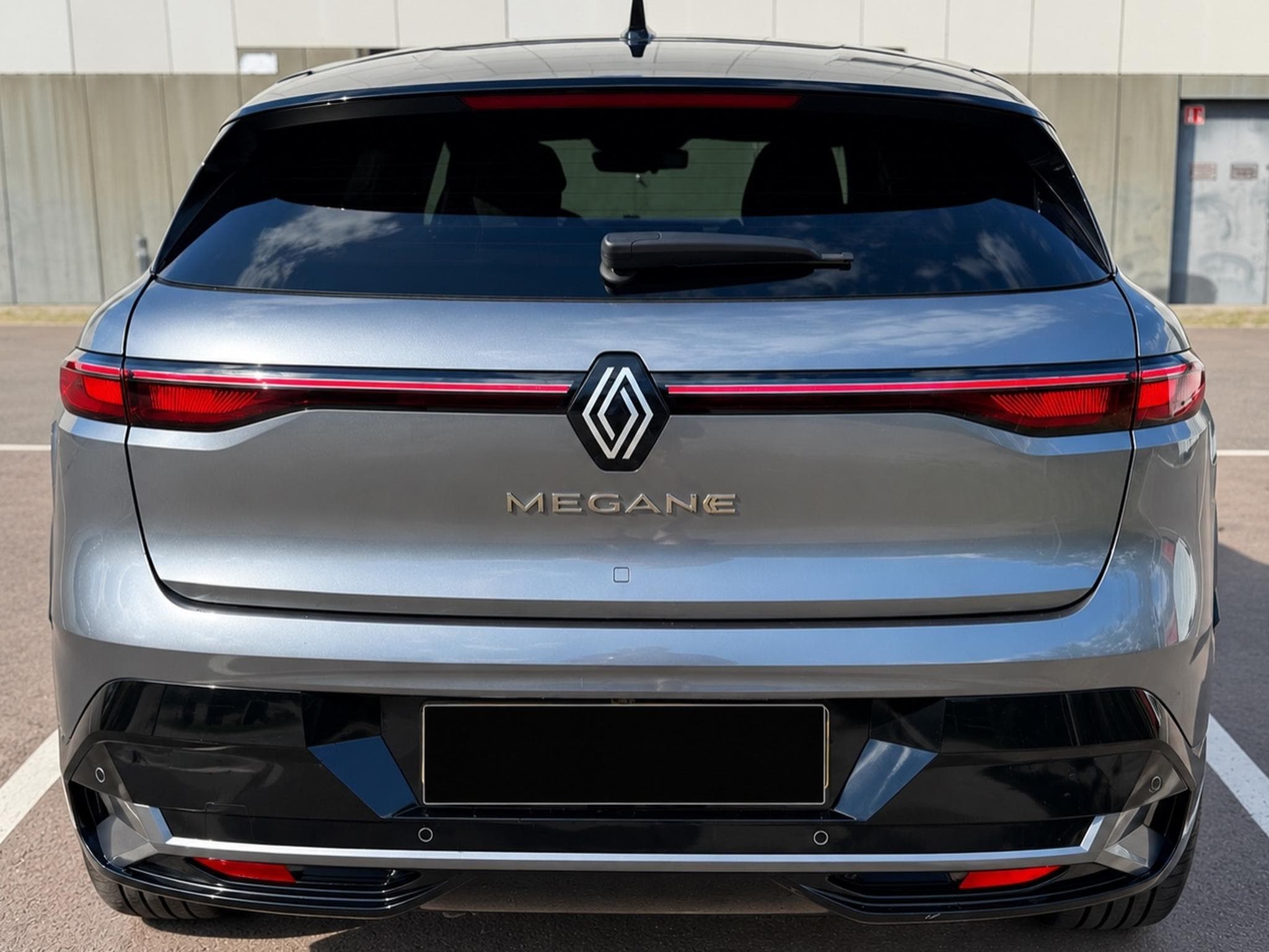 Renault Megane E-Tech Iconic 220 Optimum Charge (2023) - Photo 3