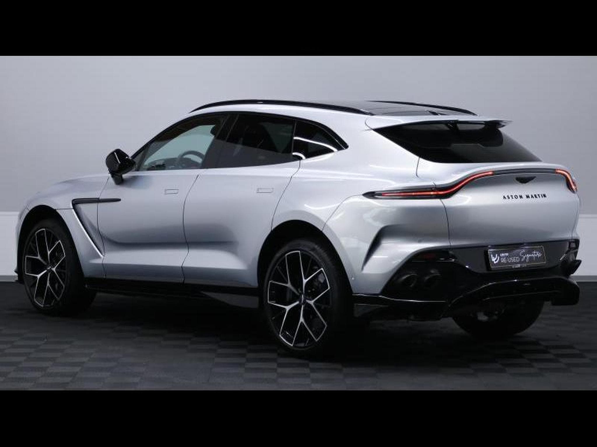 Aston-Martin DBX 707 V8 *Lightning Silver (2025) - Foto 7