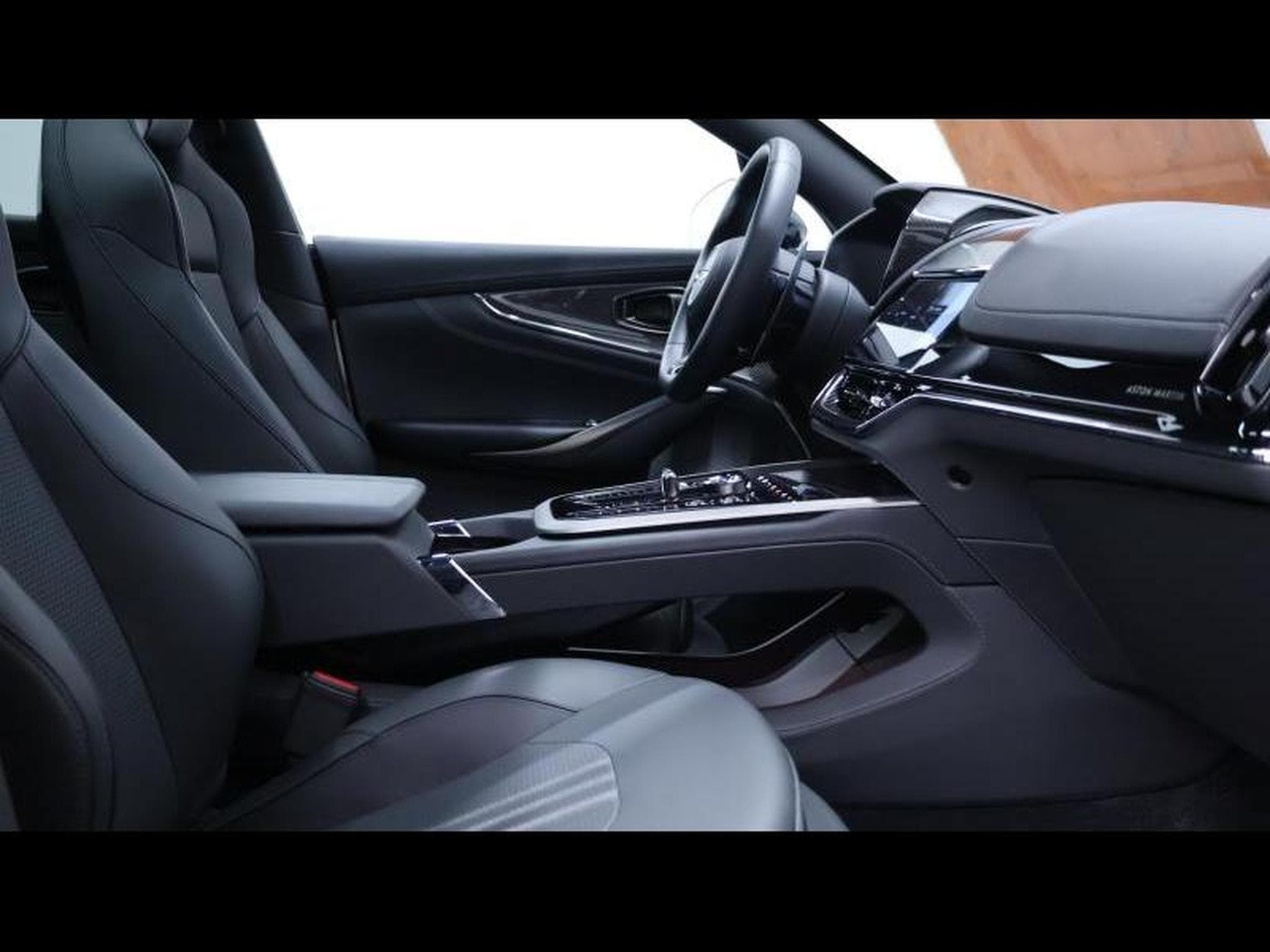 Aston-Martin DBX 707 V8 *Lightning Silver (2025) - Foto 13