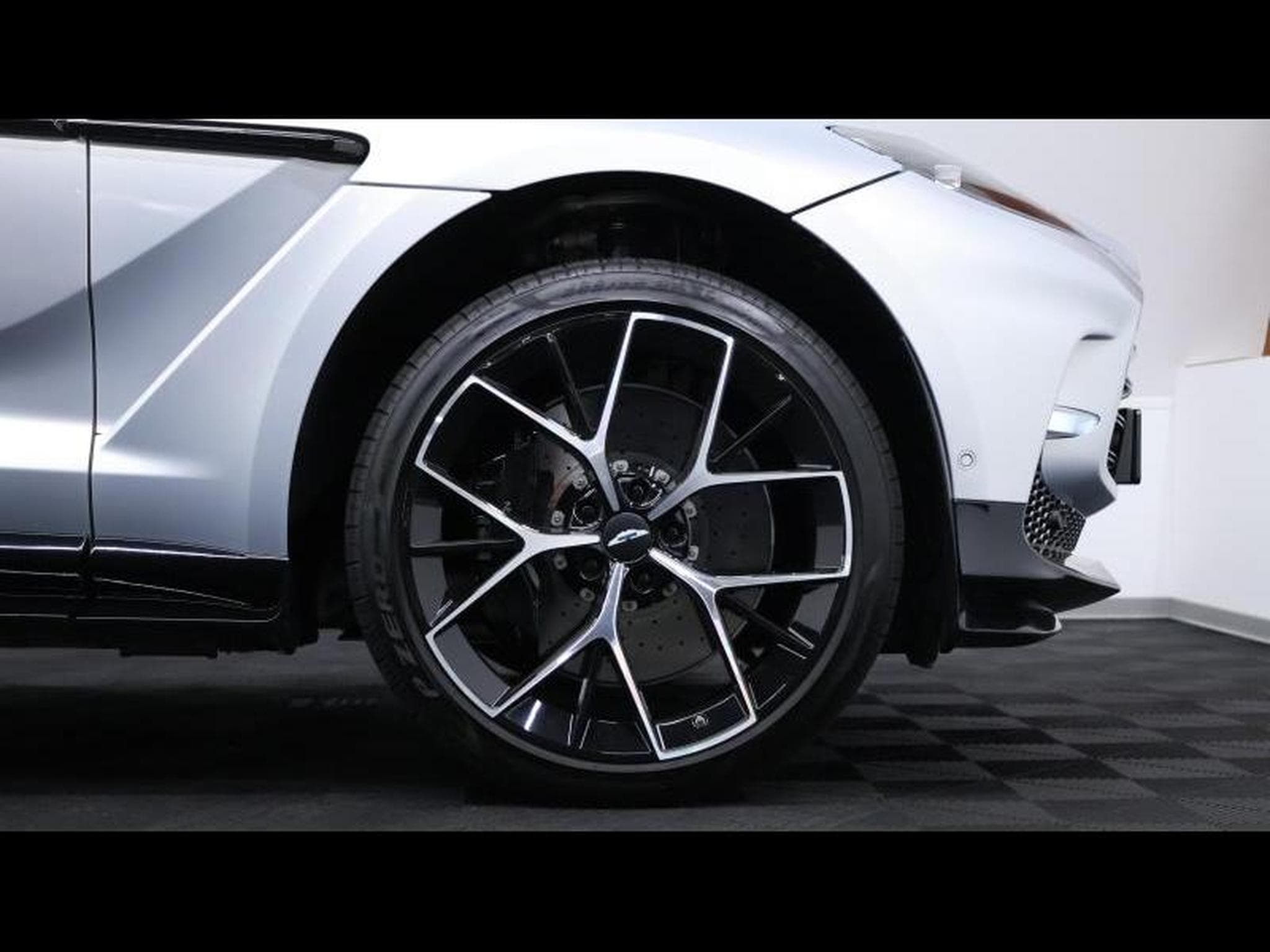 Aston-Martin DBX 707 V8 *Lightning Silver (2025) - Foto 12