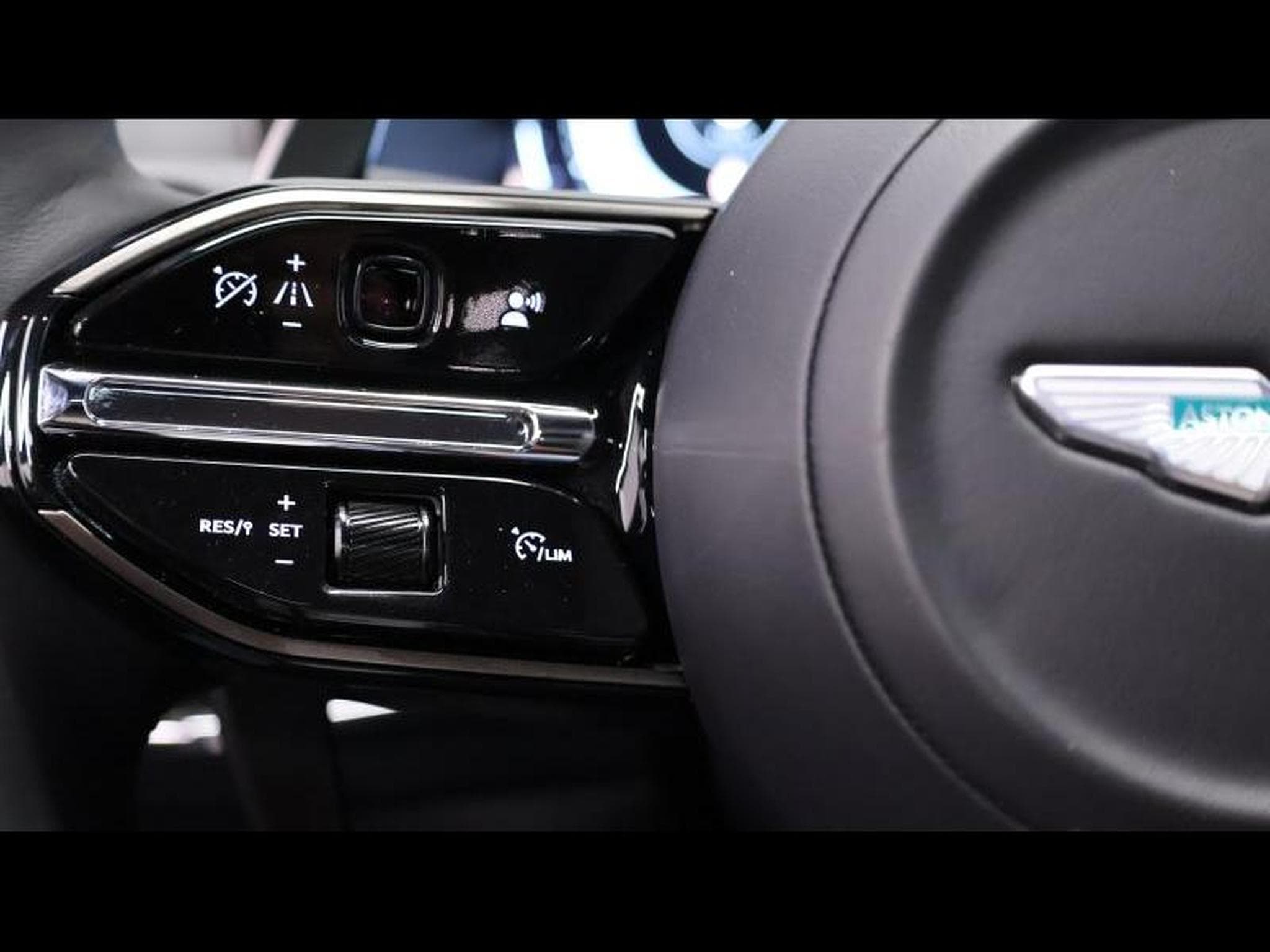Aston-Martin DBX 707 V8 *Lightning Silver (2025) - Foto 19