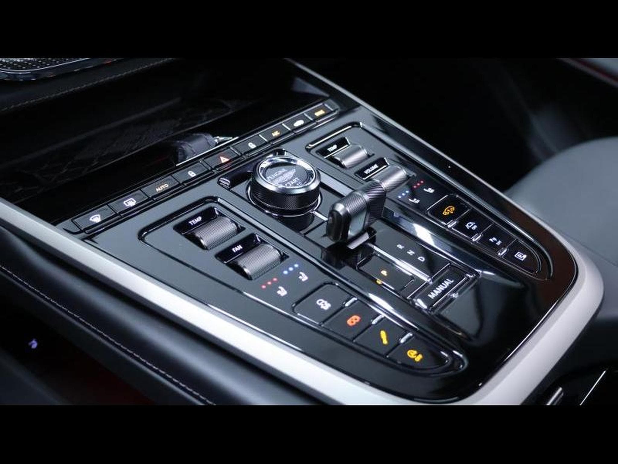 Aston-Martin DBX 707 V8 *Lightning Silver (2025) - Foto 21