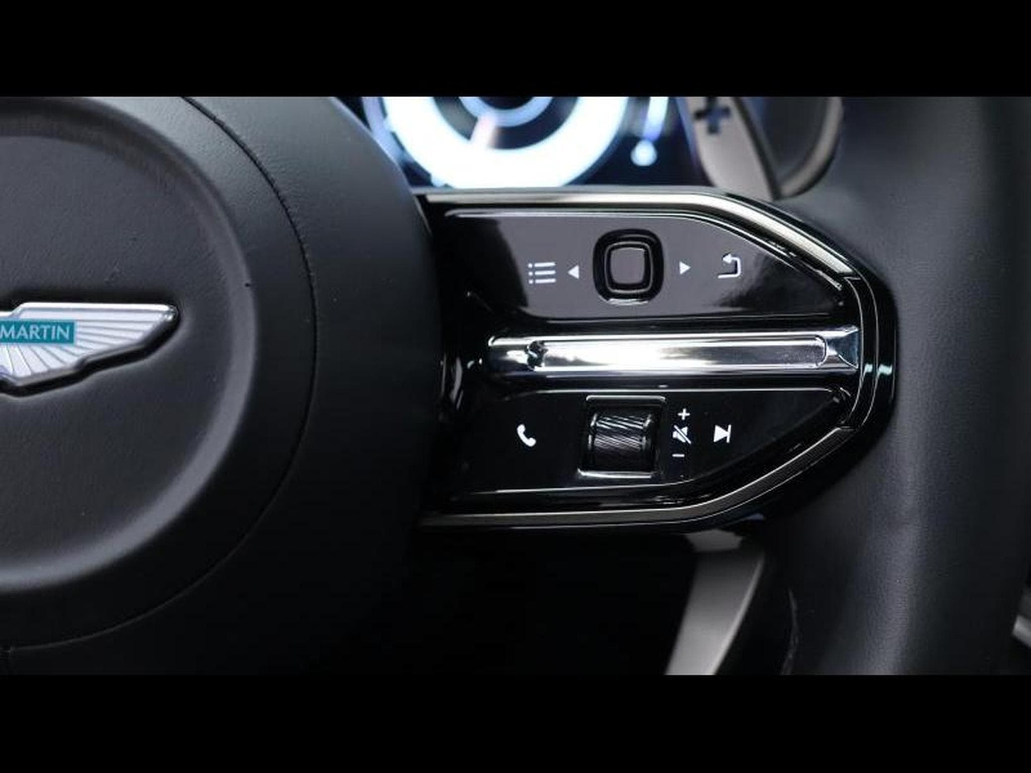 Aston-Martin DBX 707 V8 *Lightning Silver (2025) - Foto 20