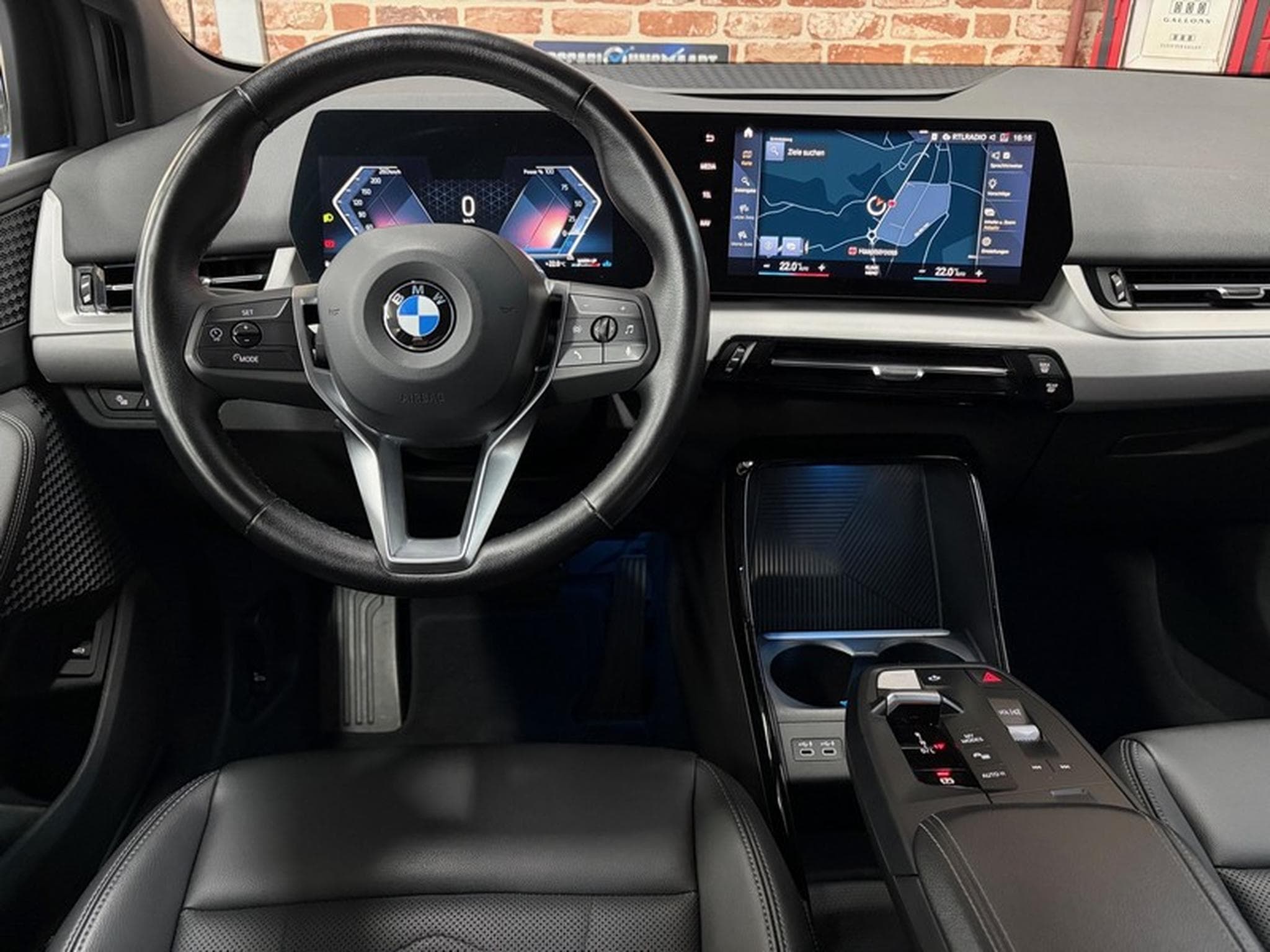 BMW 218 218dA Active Tourer 2.0 150cv Auto Cuir/AttRem/Navi (2022) - Photo 4