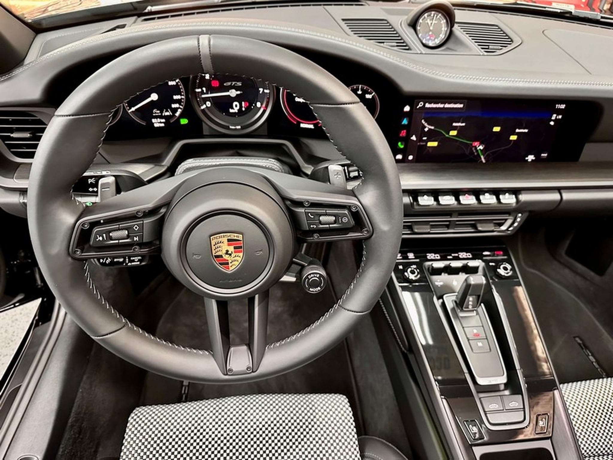 Porsche 911 992 Targa 4 GTS 3.0 480cv PDK 50 Years 171/750 (2023) - Photo 4