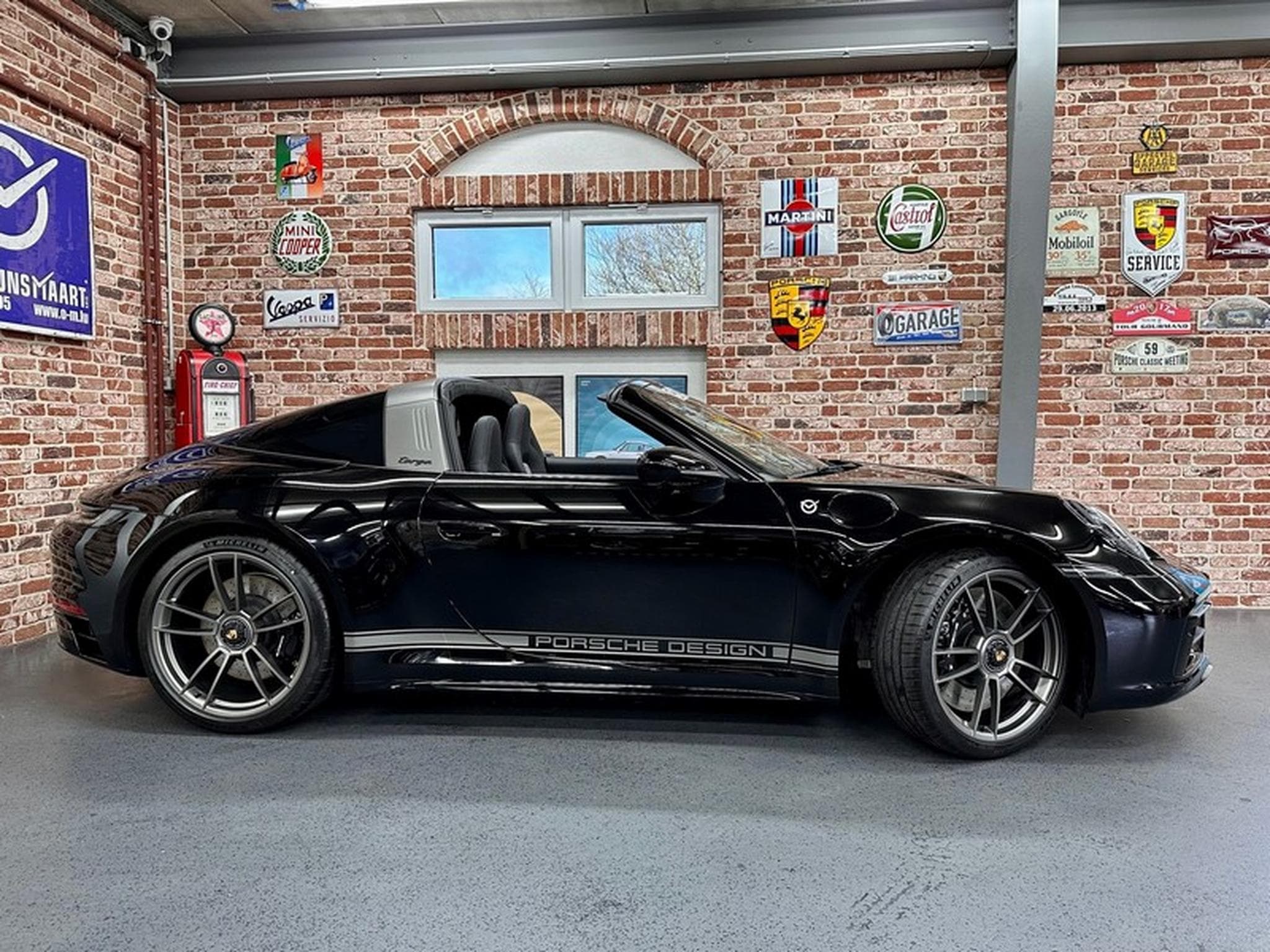 Porsche 911 992 Targa 4 GTS 3.0 480cv PDK 50 Years 171/750 (2023) - Photo 7