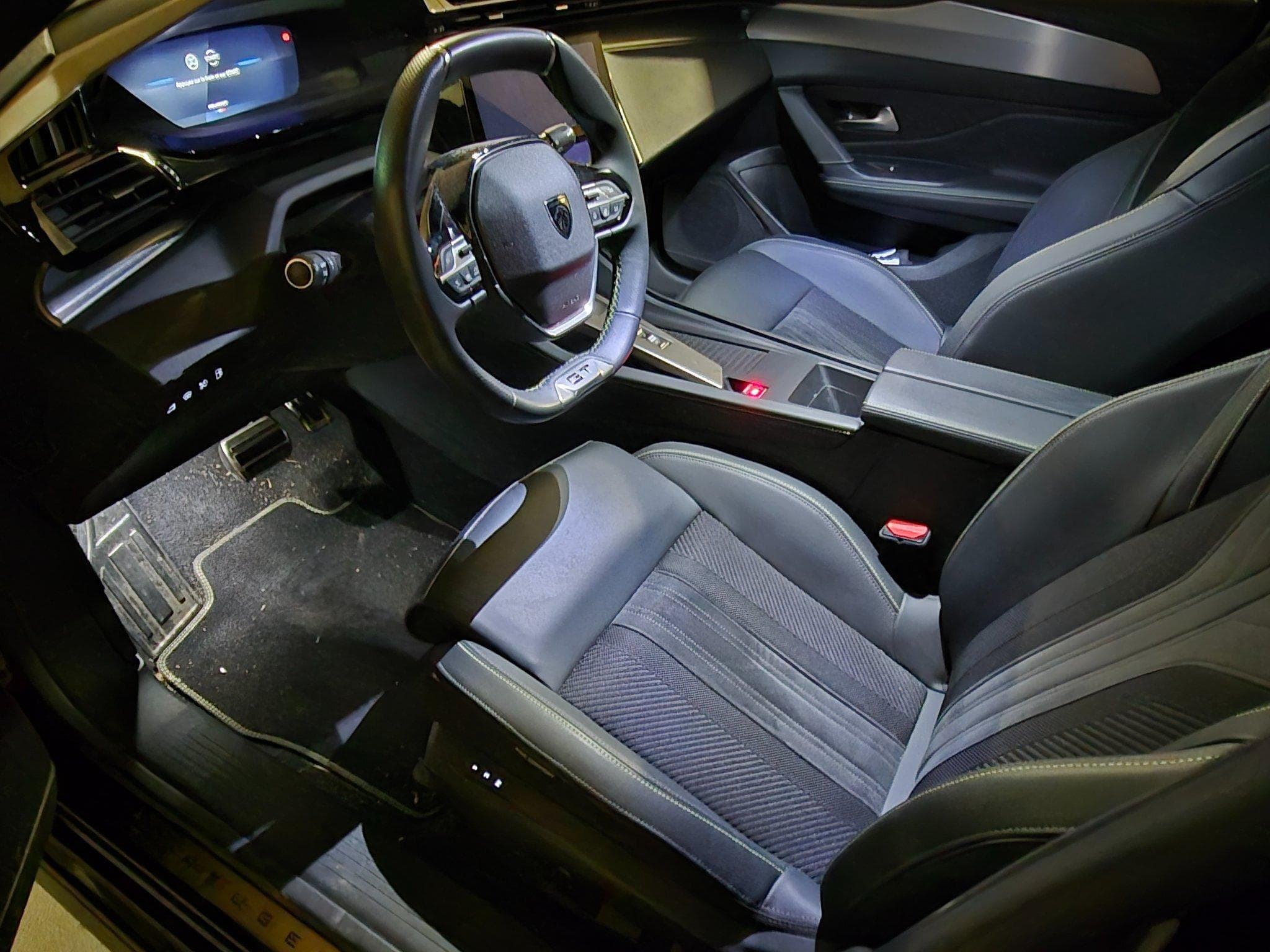 Peugeot 308 GT (2024) - Photo 4