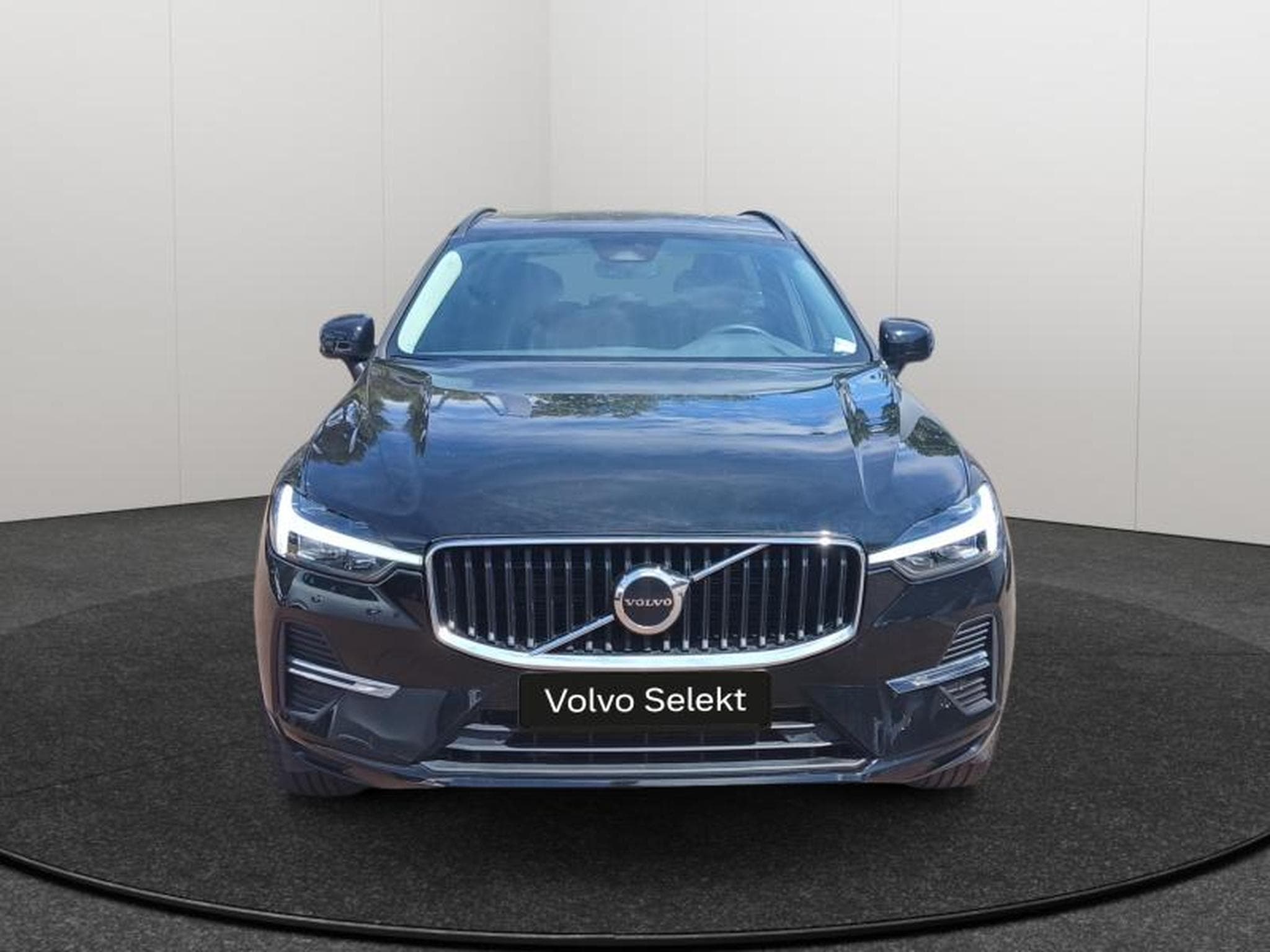 Volvo XC60 B4 AWD Core / Diesel (2022) - Foto 8