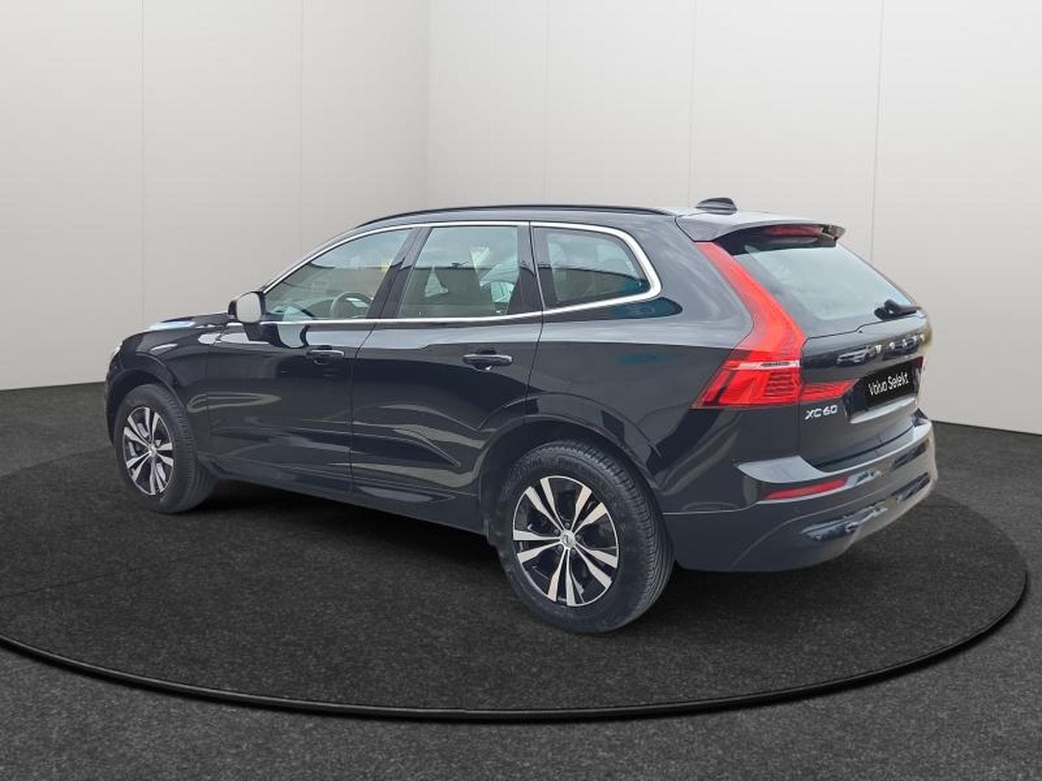 Volvo XC60 B4 AWD Core / Diesel (2022) - Foto 23