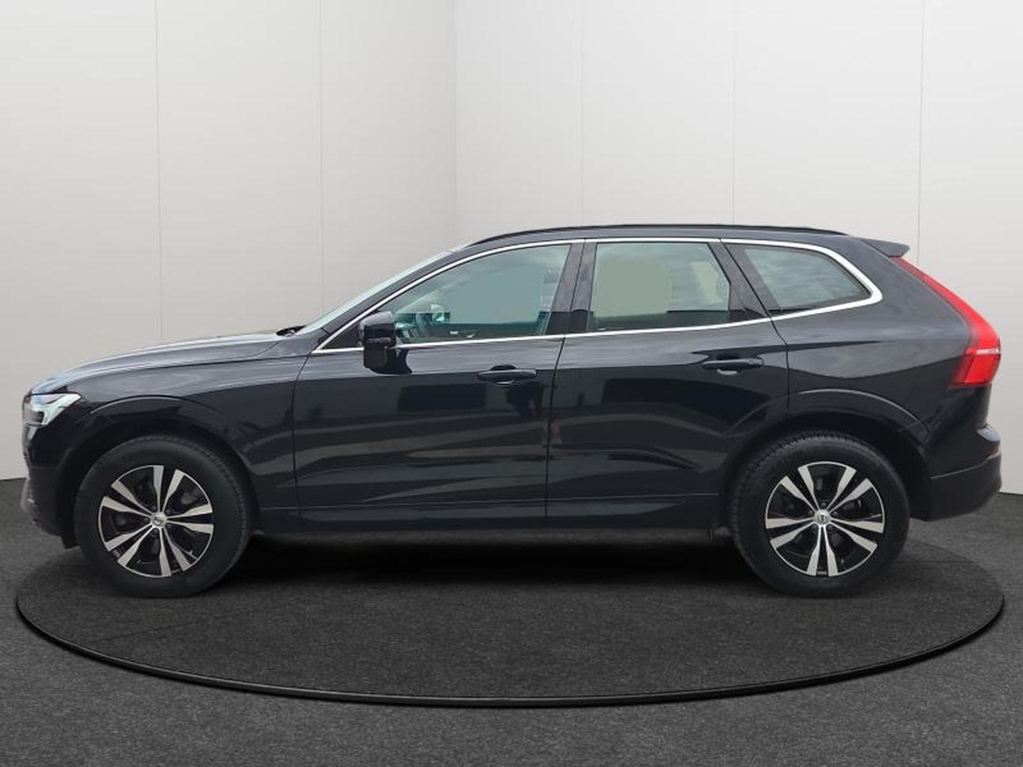 Volvo XC60 B4 AWD Core / Diesel (2022) - Foto 22